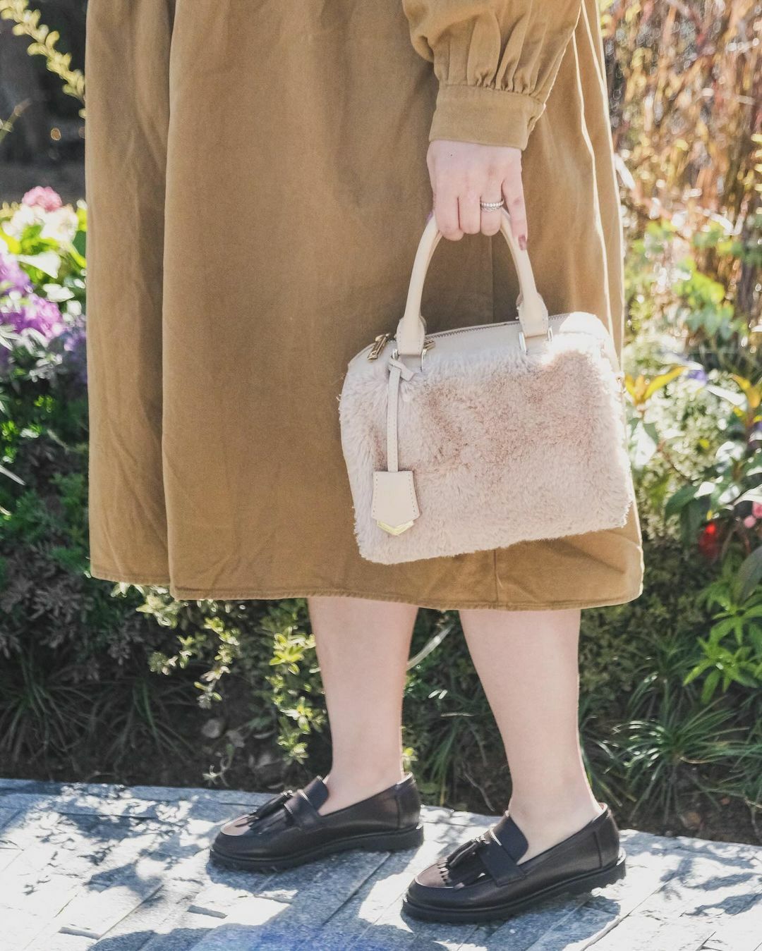 【AmiAmi穿搭分享IG OOTD】約會風 甜妹 厚底流蘇樂福鞋