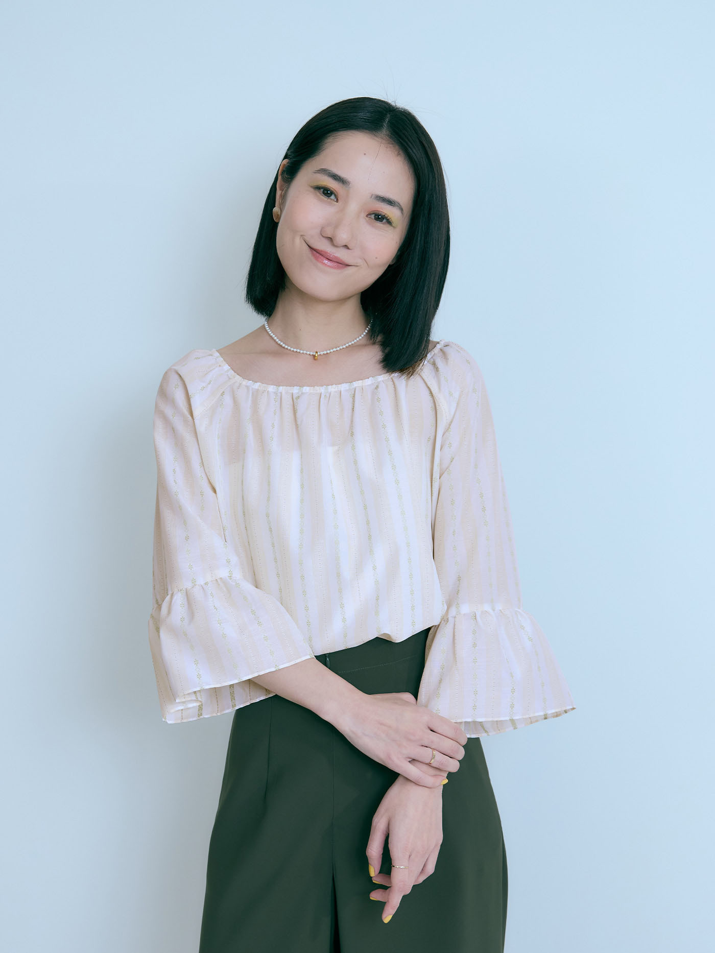 彩線抓皺領花袖上衣-綠想