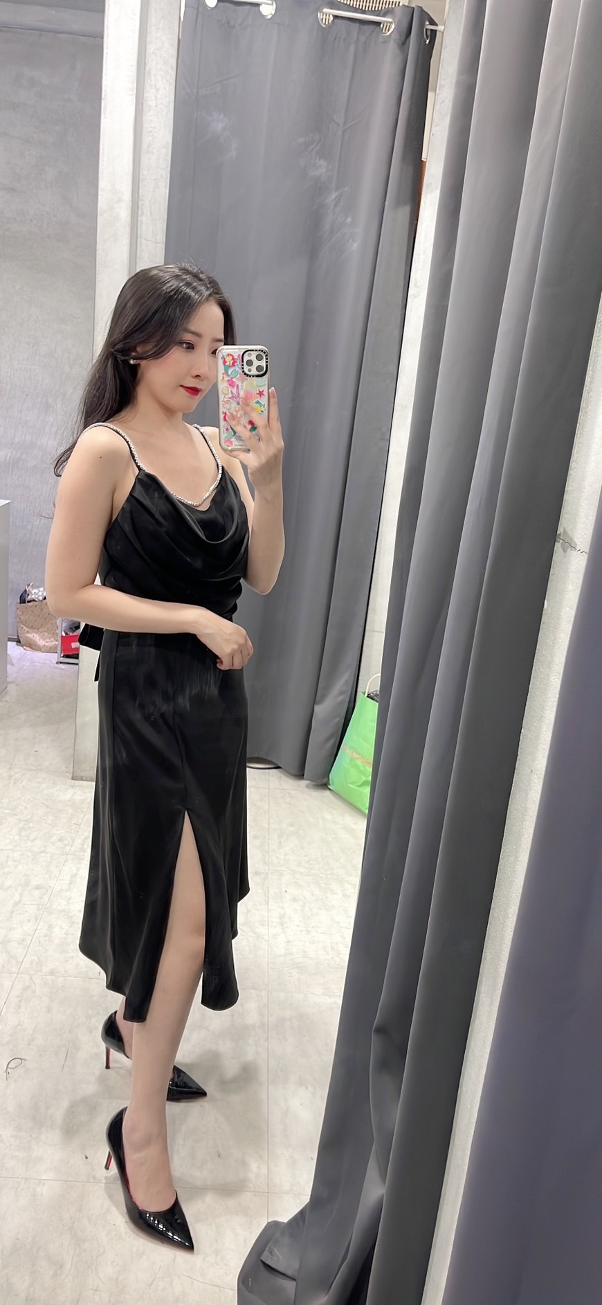 絲緞垂墜領 露背綁帶長洋裝