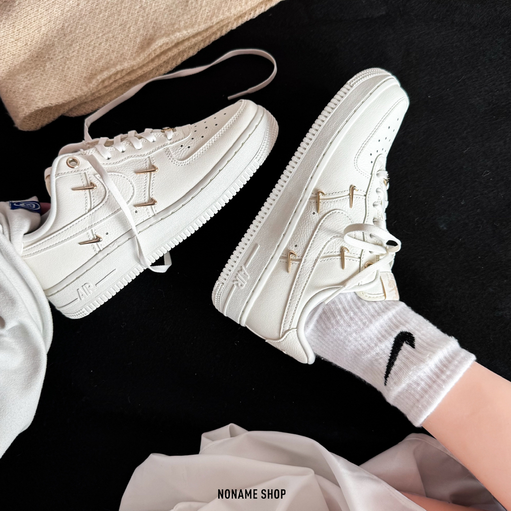 NIKE AIR FORCE 1 '07 LX  泫雅 同款 奶白 小金勾 (女款)