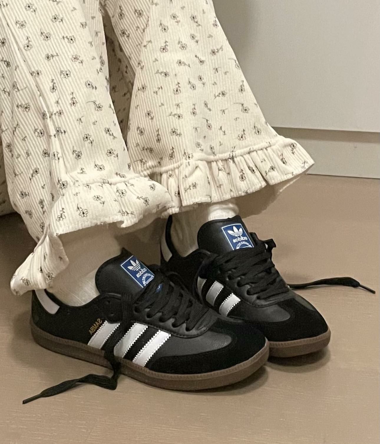 ADIDAS ORIGINALS SAMBA 黑白