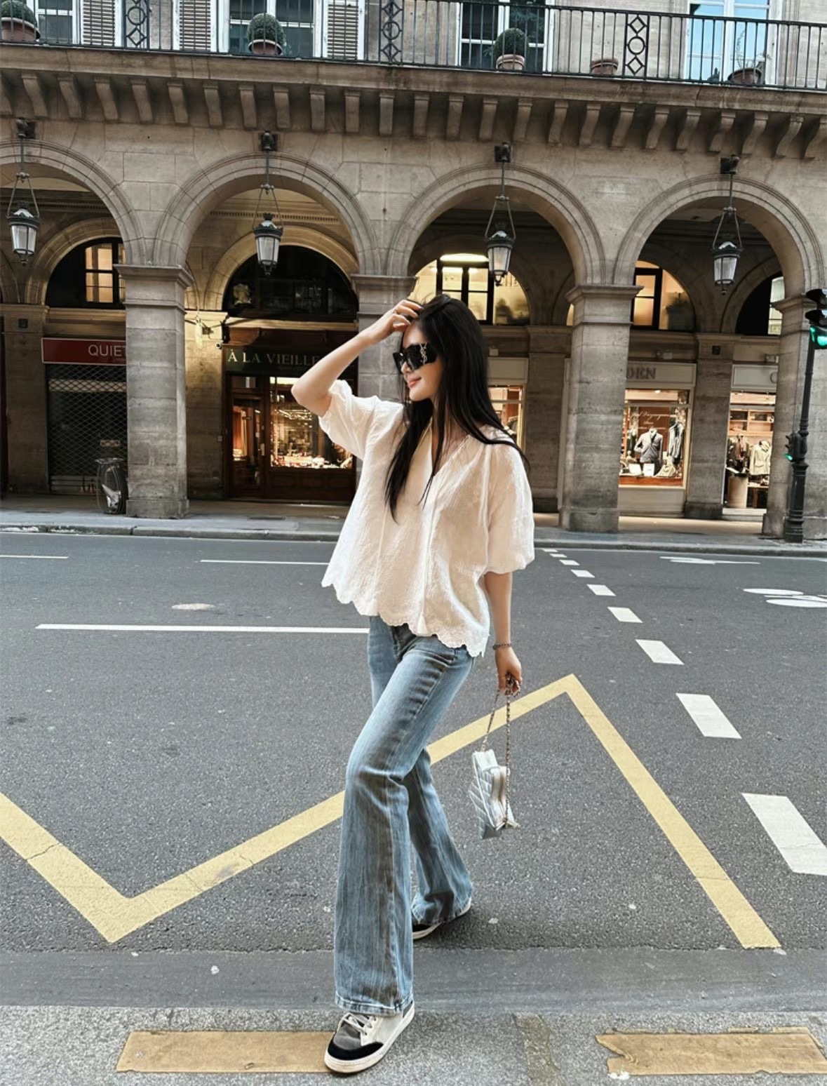 正韓花朵刺繡法式蓬袖上衣