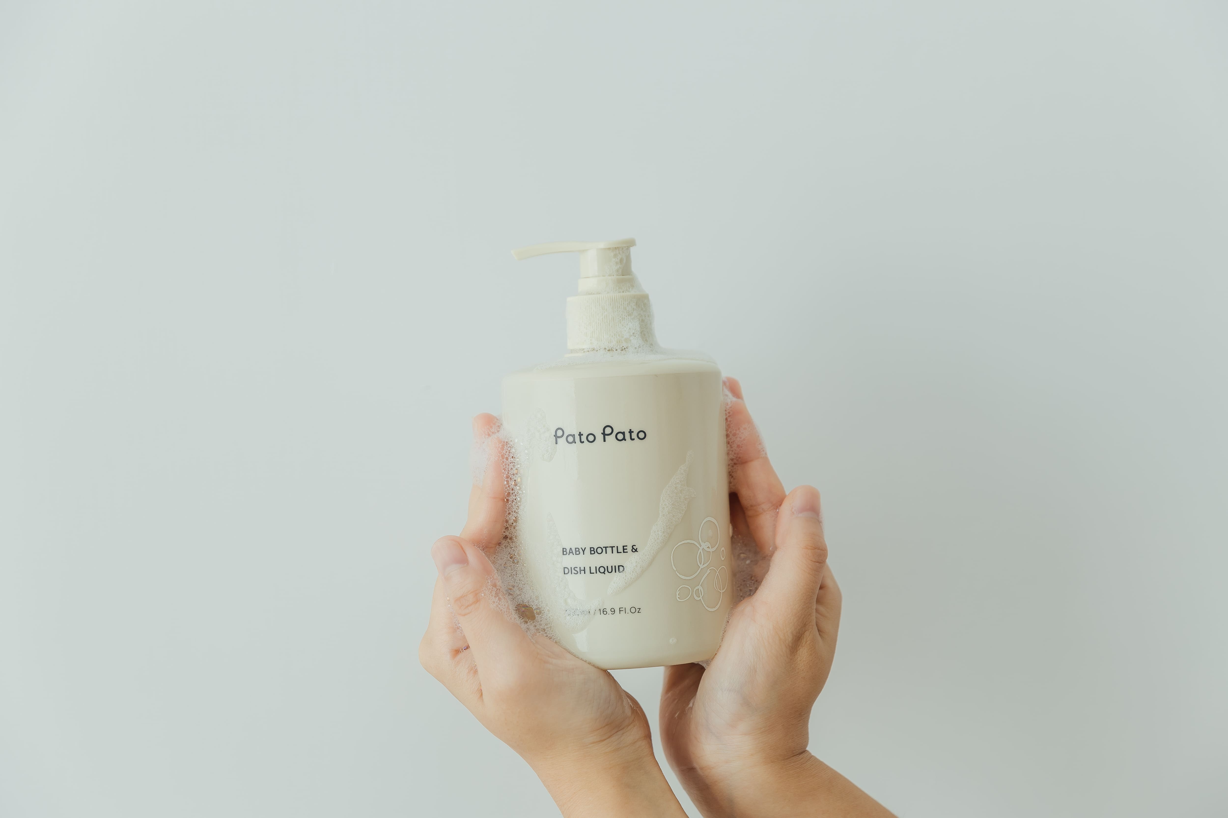 這是一瓶Pato Pato的奶瓶餐具清潔液的照片