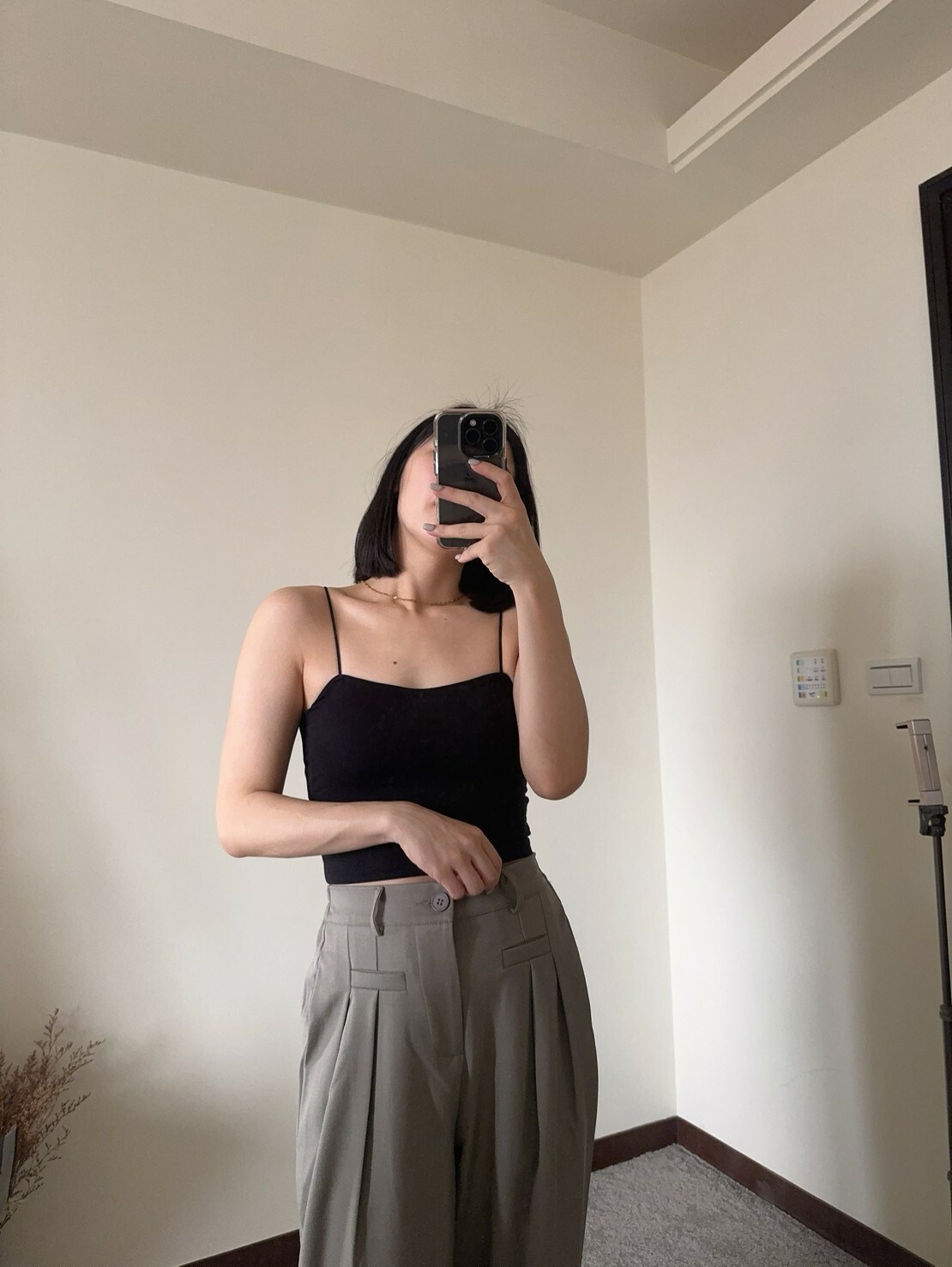 細肩薄款短版（bratop）（現貨）