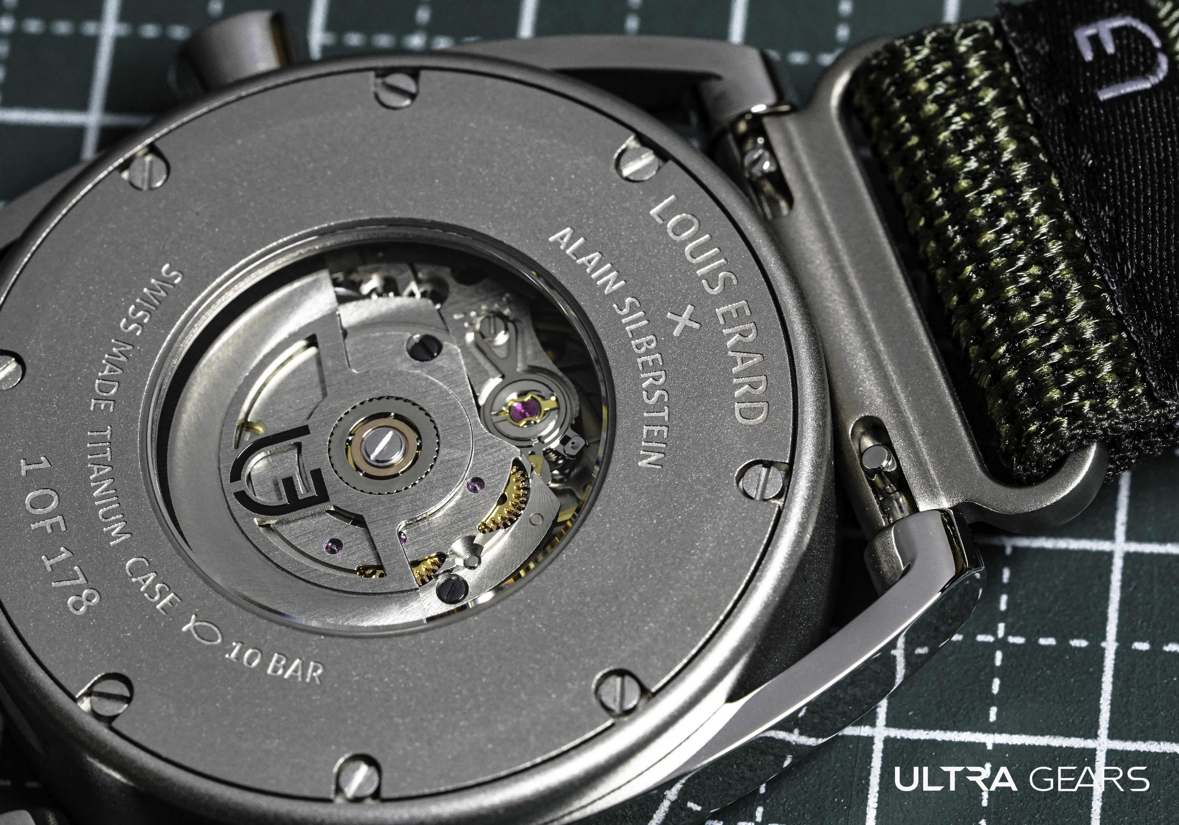 聯名款 Collaboration｜Le Régulateur Louis Erard x Alain Silberstein Khaki規範指針腕錶