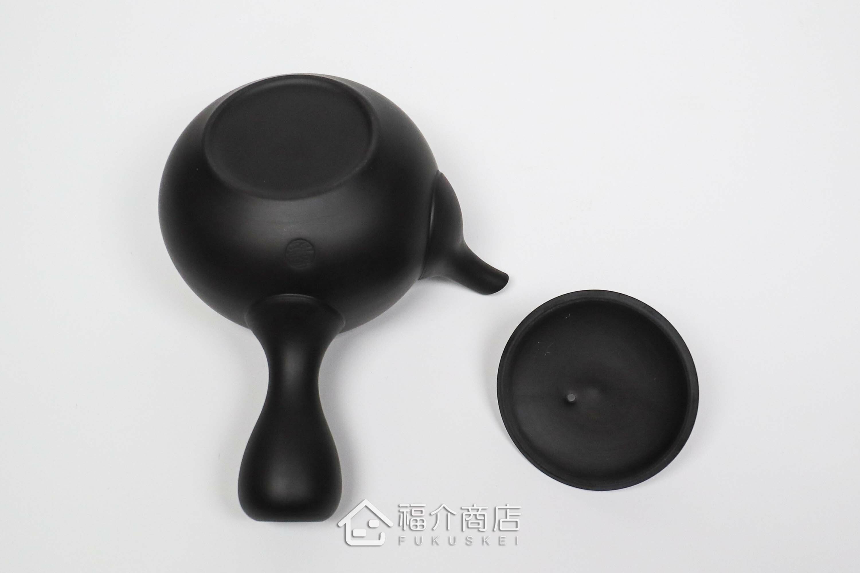 泡茶用的日本陶瓷茶壺