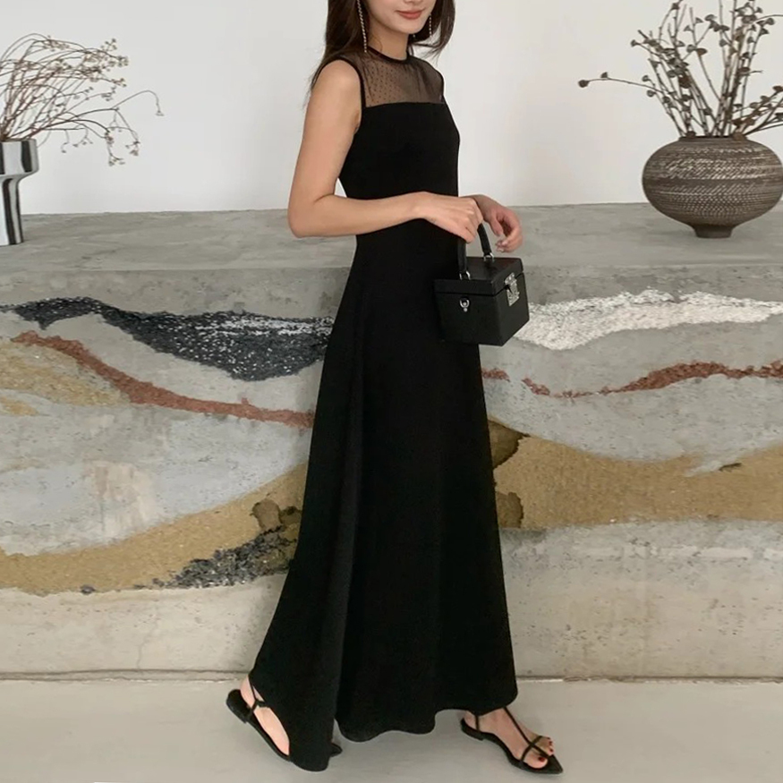 法式點點透膚拼接收腰傘擺長洋裝 / 2色 (Elegant & Love)