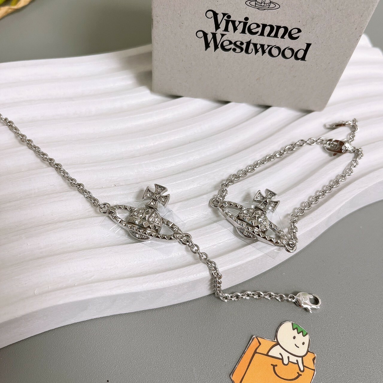 mayfair bas relief bracelet