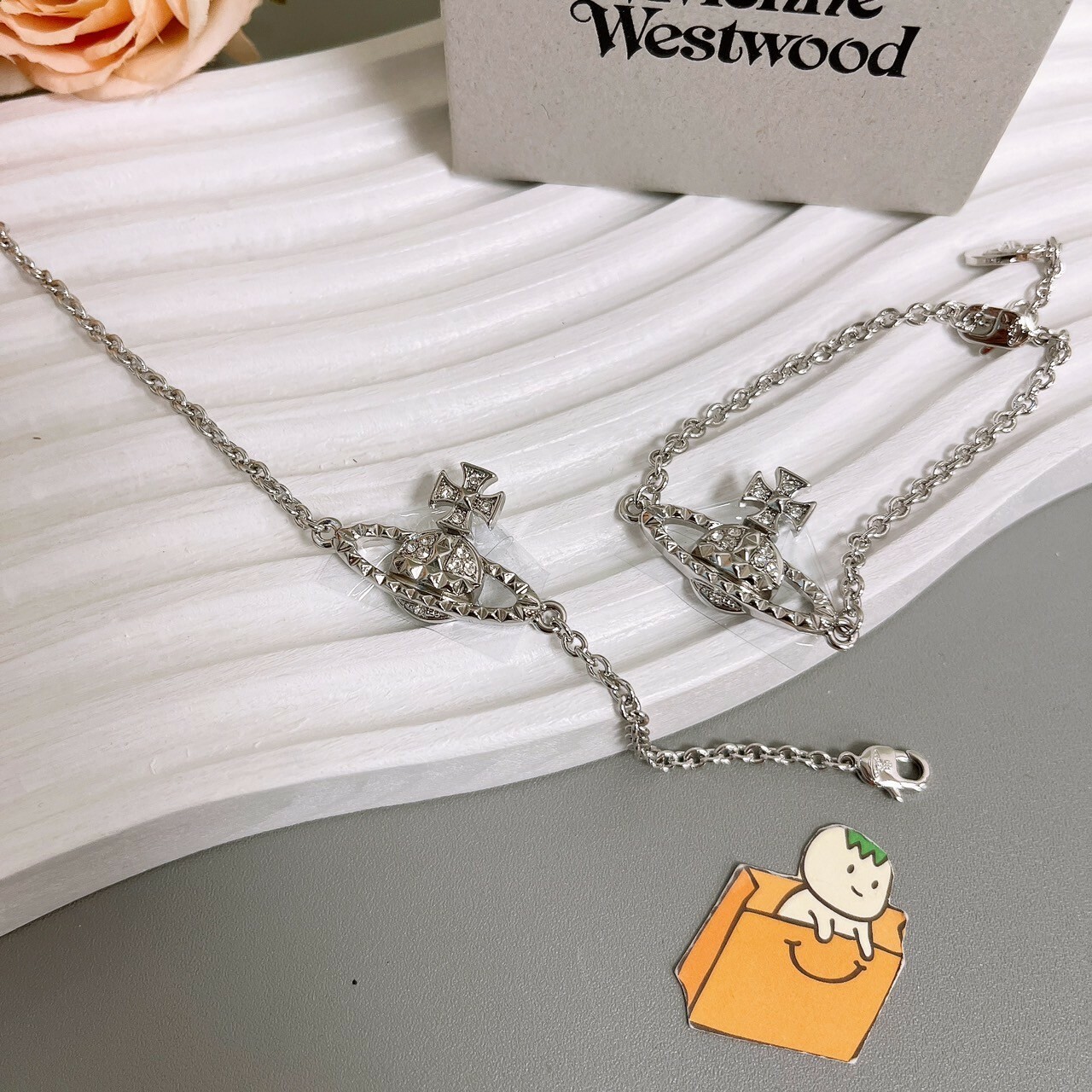 mayfair bas relief bracelet