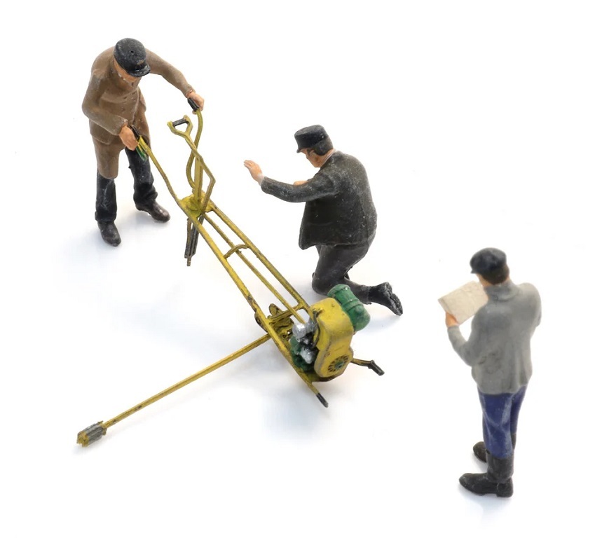 Artitec 5870034 HO scale Trackworkers pre-1970