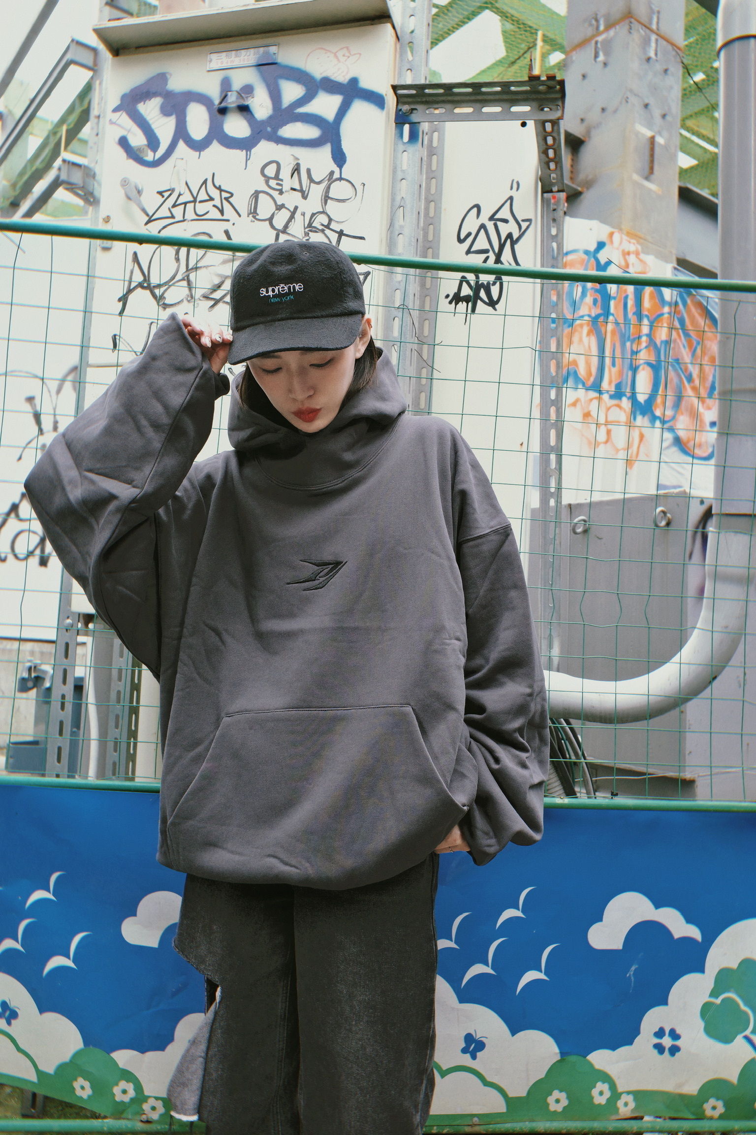 <快速出貨>WBI 世界搜查局 地下企業家 帽踢 灰/黑