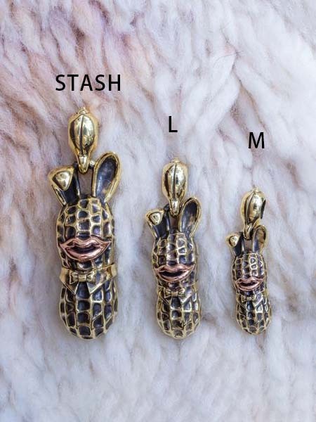 Peanuts & Co. BUNNY PEANUTS 紅唇兔 黃銅花生人