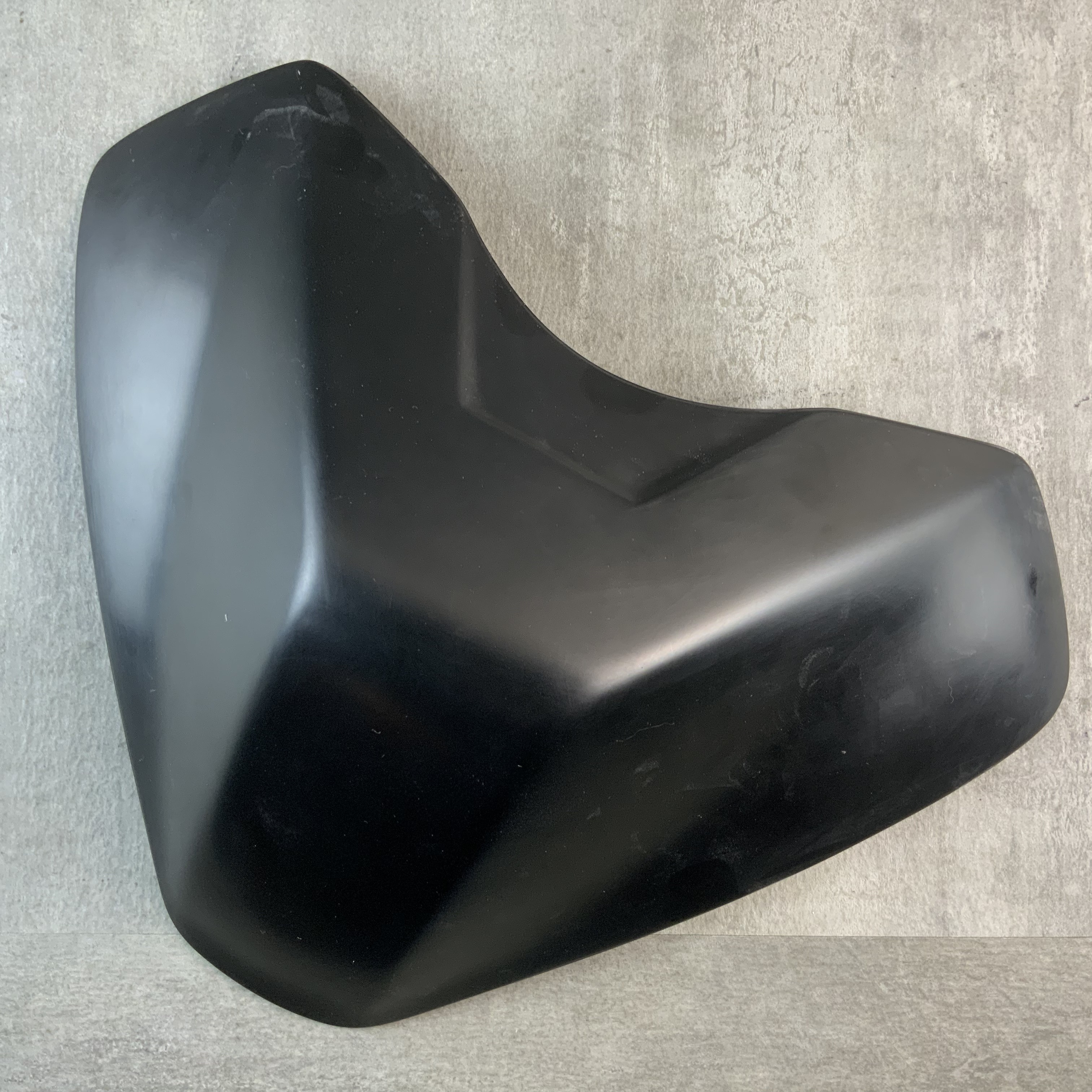 【冠威】加大油箱 駝峰貼片 新R3 專用