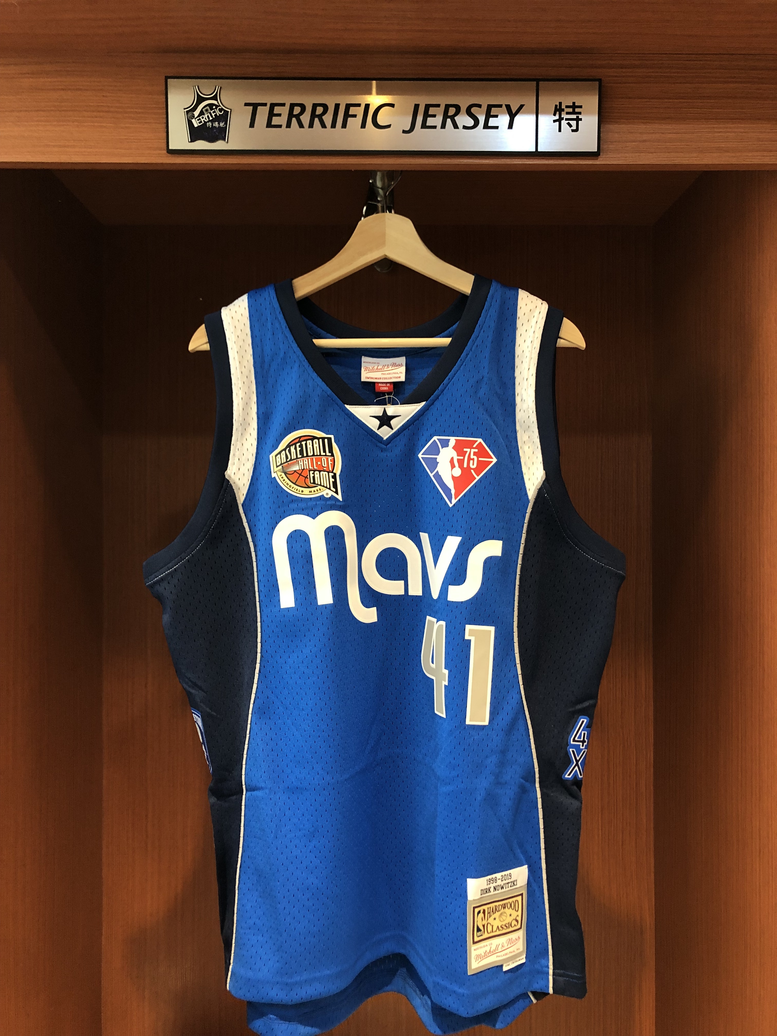 希少❗️ 刺繍❗️ NBAユニフォーム Dirk Nowitzki 楽天市場】ダーク・ノヴィツキー 直筆サイン入り NIKE