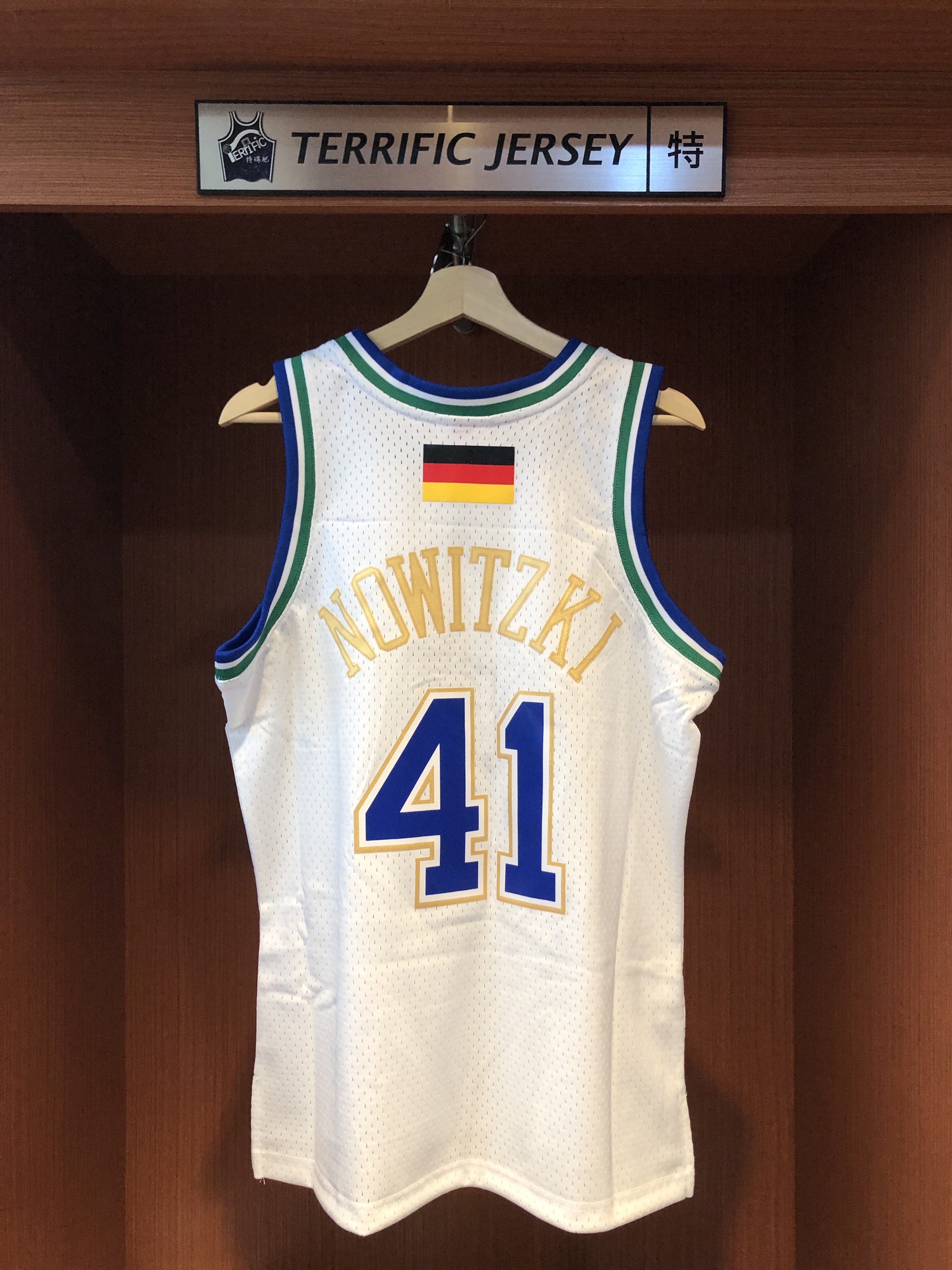 NBA球衣 Dirk Nowitzki 達拉斯小牛 退休白 德國 1998-2019白 M&N Swingman G2 球迷版 熱轉印 全新