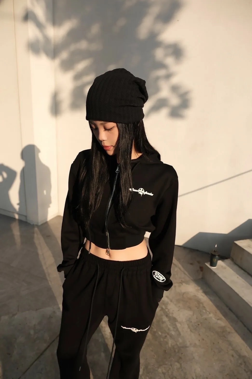 Atone studio 發泡logo短板 連帽外套