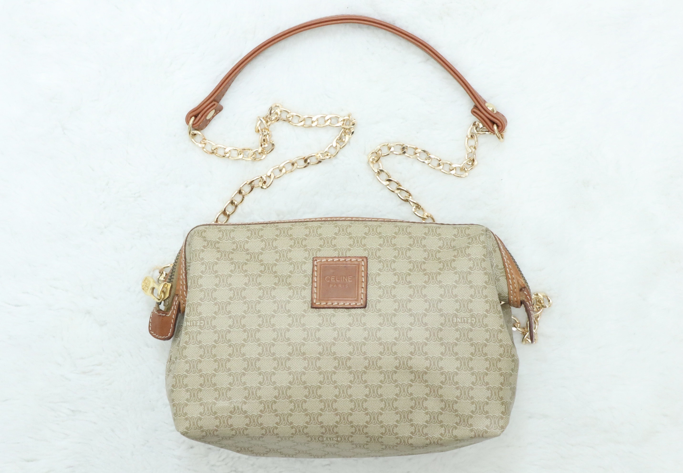 Celine杏色方型 logo M size pouch🤎