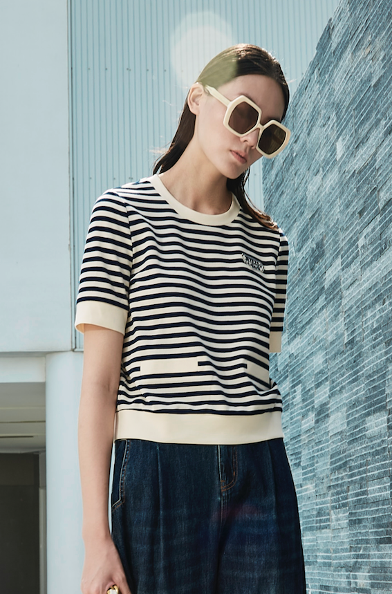 BD10302A1 細水手條短寬上衣