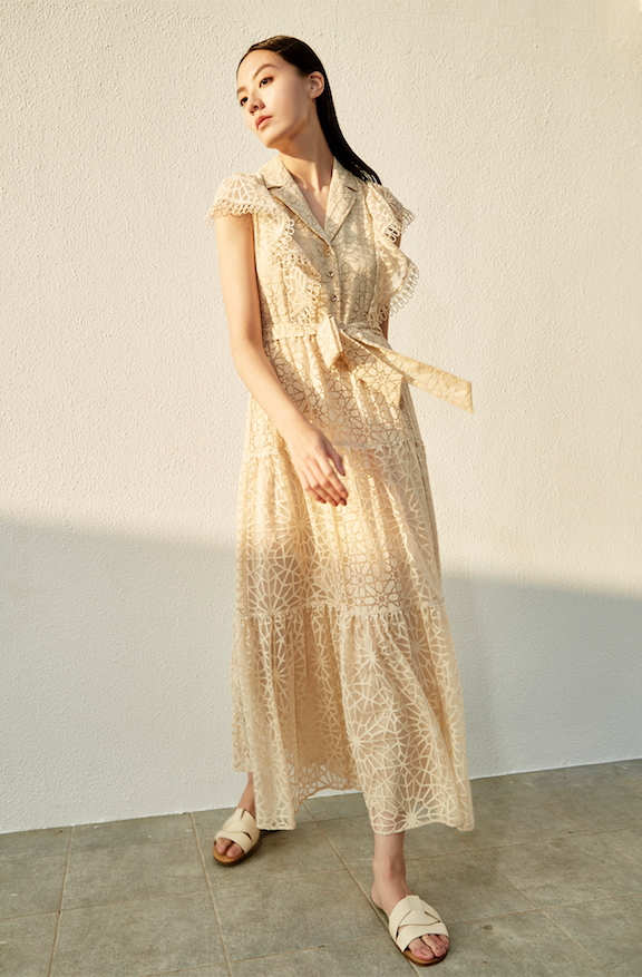 BD10059E1 浮雕花園西裝領洋裝(附綁帶)