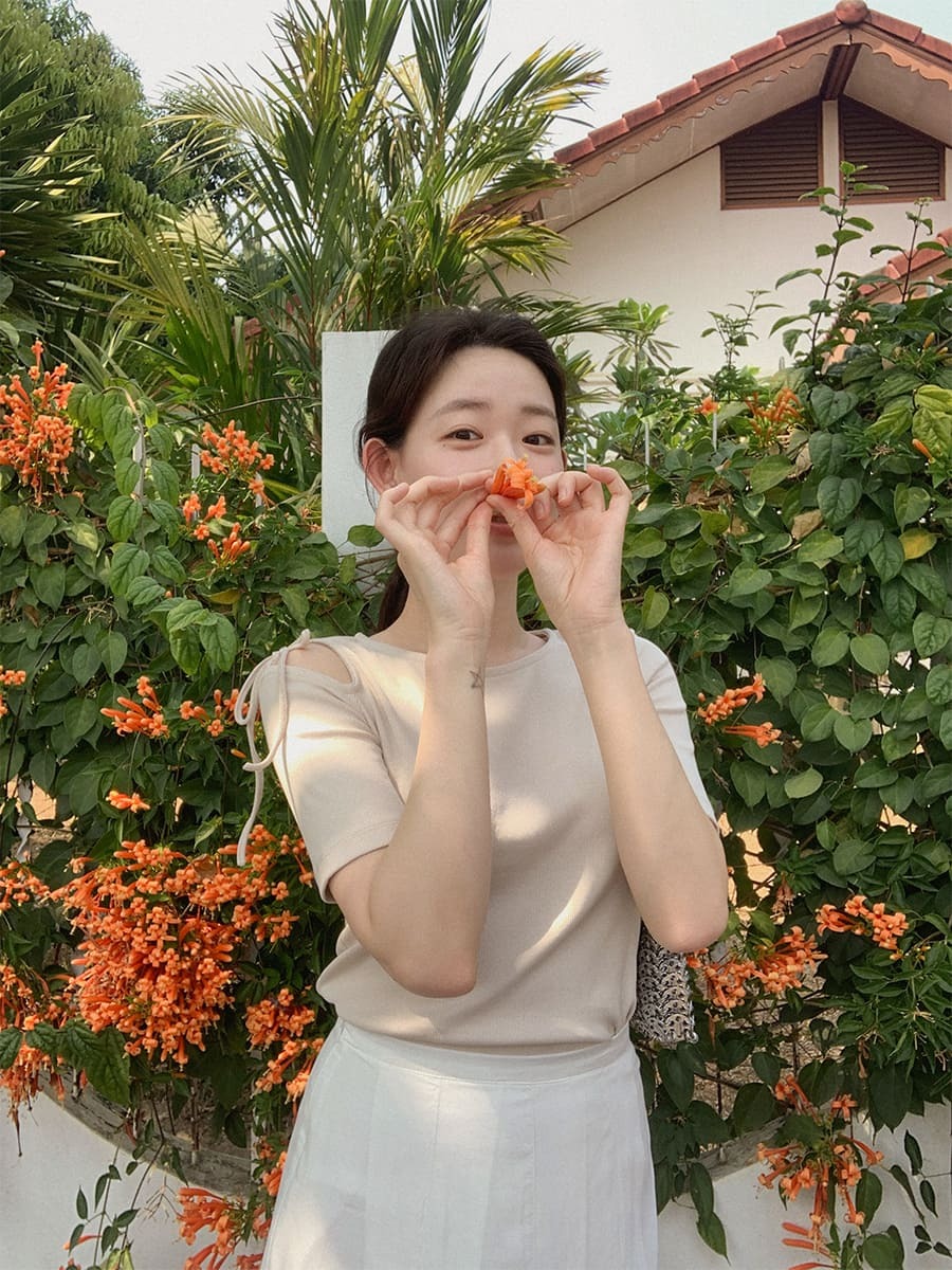 韓國Cherrykoko授權 仙女單肩挖空綁繩修身上衣【MADE, CRKO】系列