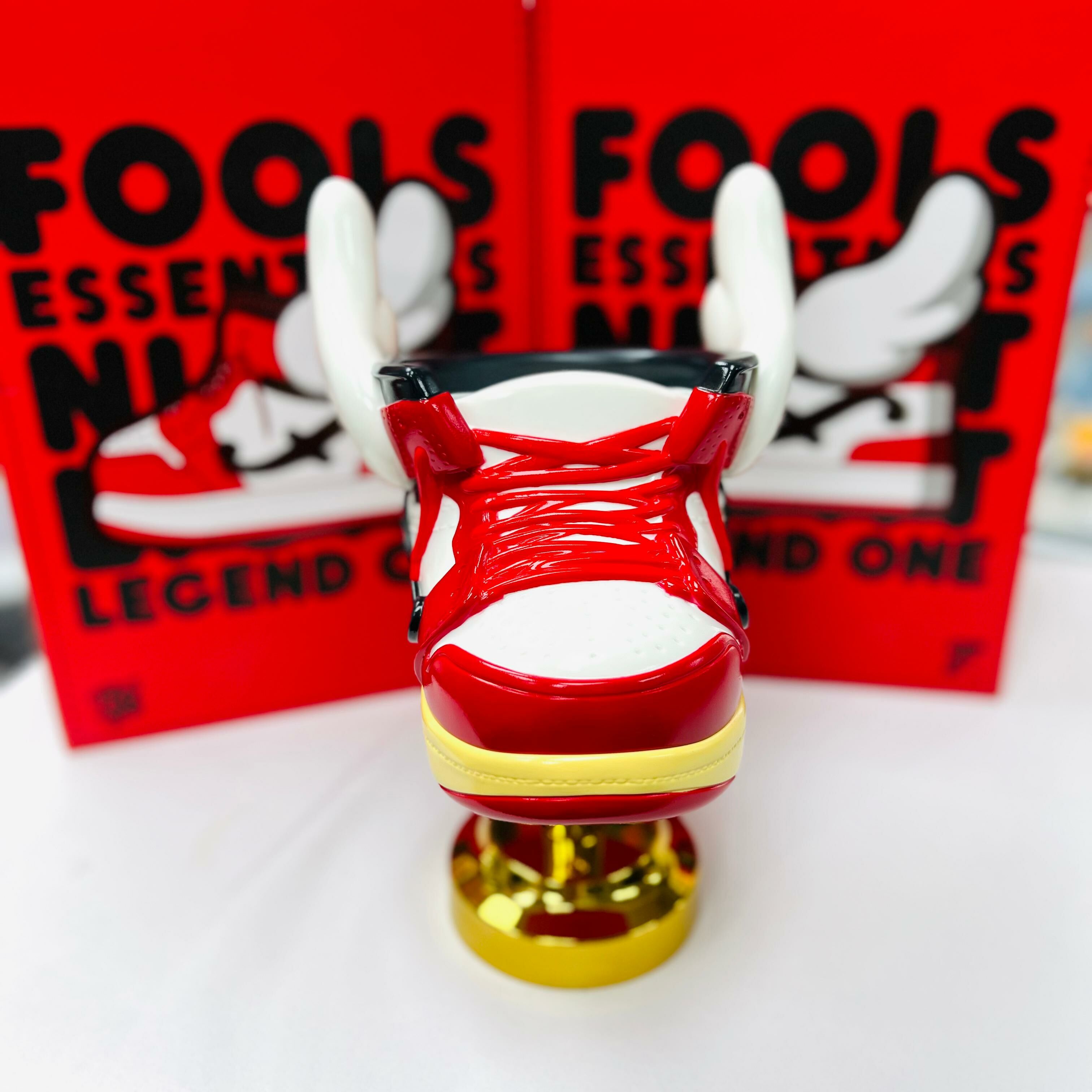 FOOLS ESSENTIALS NIGHT LIGHT LEGEND ONE