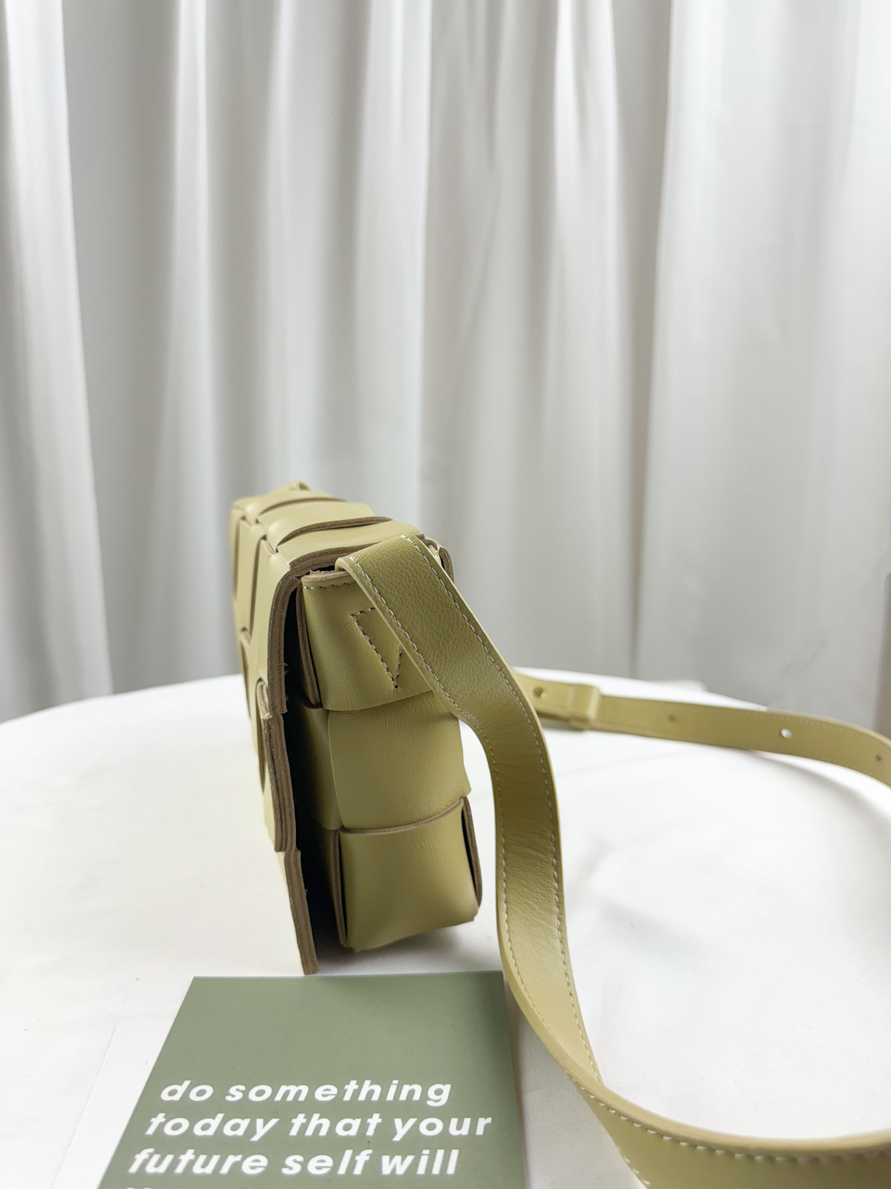 檸檬黃 寬編織真皮牛皮側背包 #SM-2975