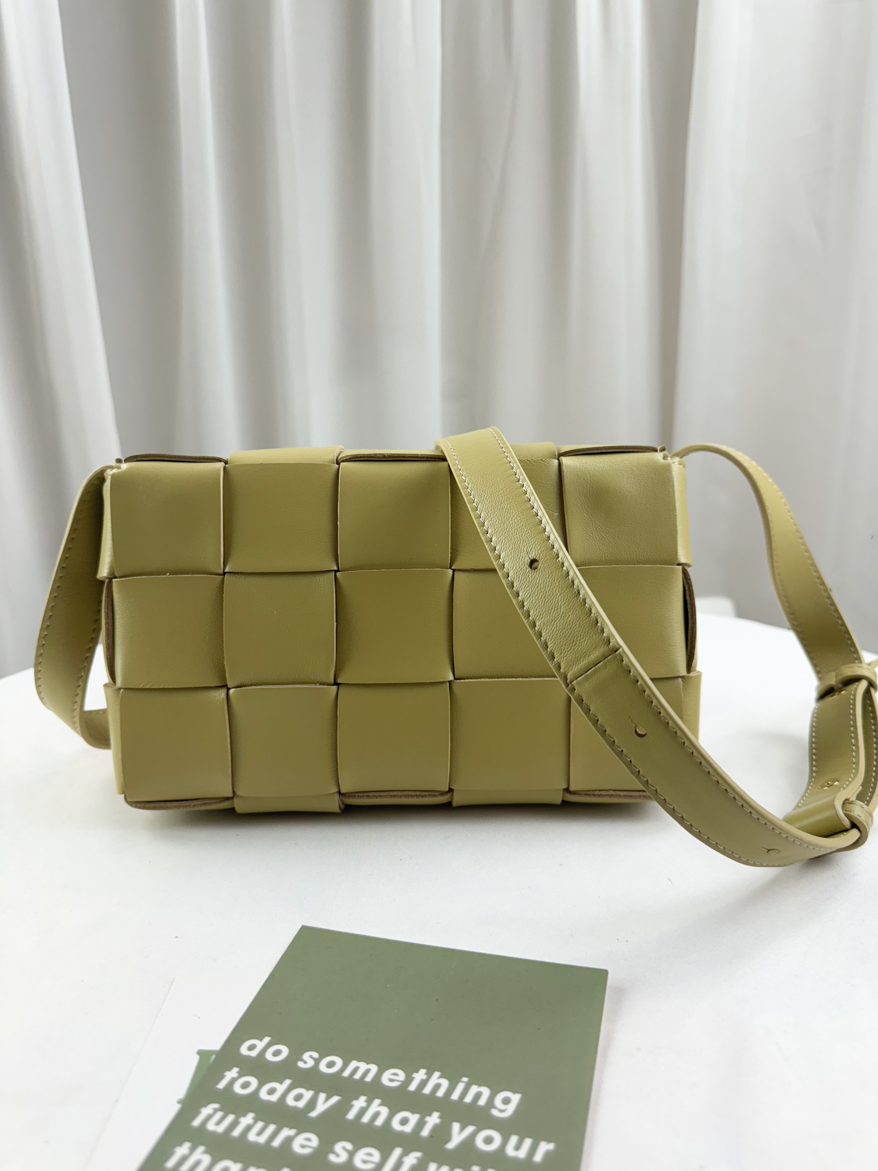 檸檬黃 寬編織真皮牛皮側背包 #SM-2975