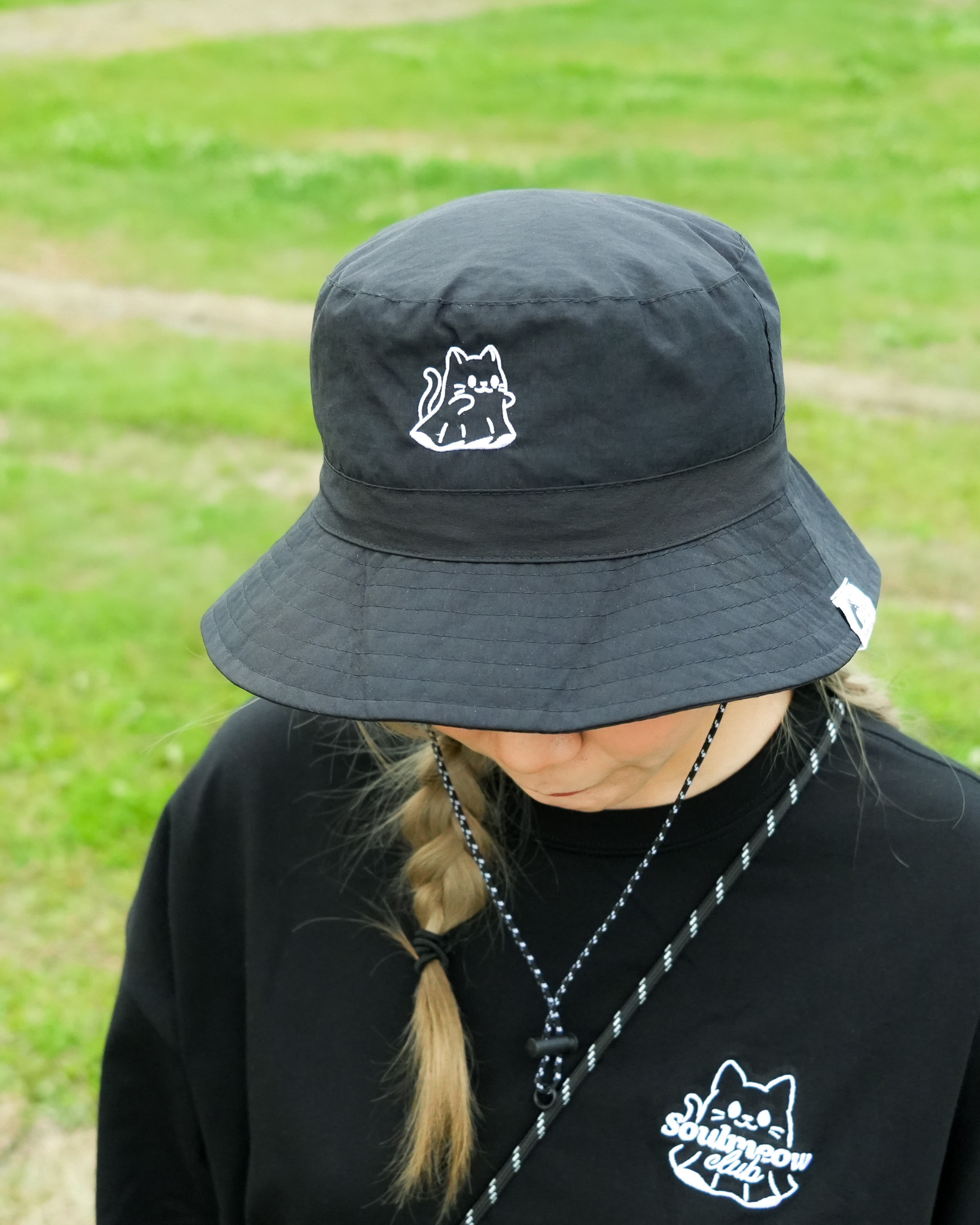 刺繡凹豆風可摺疊遮陽漁夫帽 （調皮魂／日出喵）