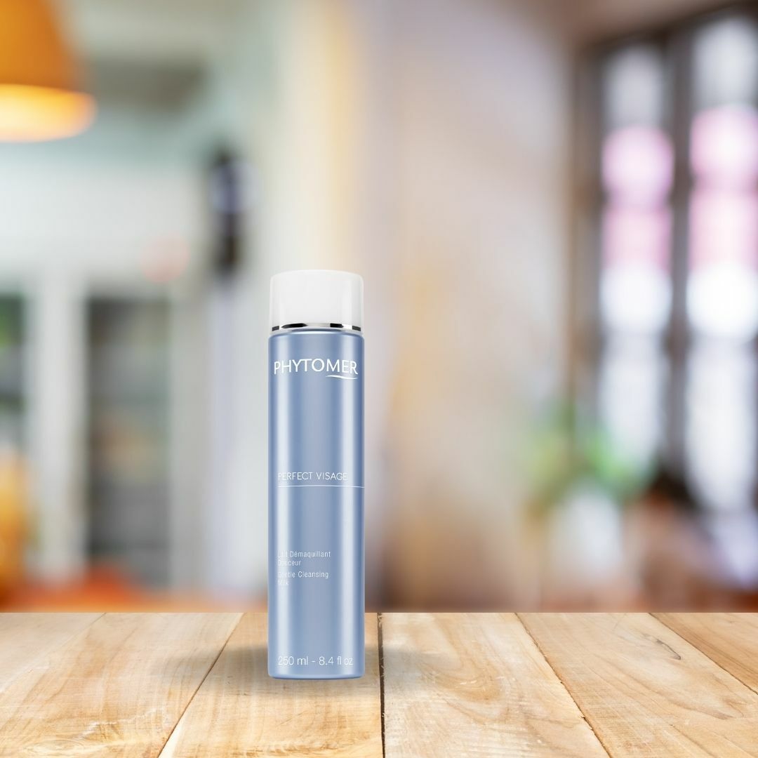 PERFECT VISAGE GENTLE CLEANSING MILK 完美溫和潔面乳 250ML