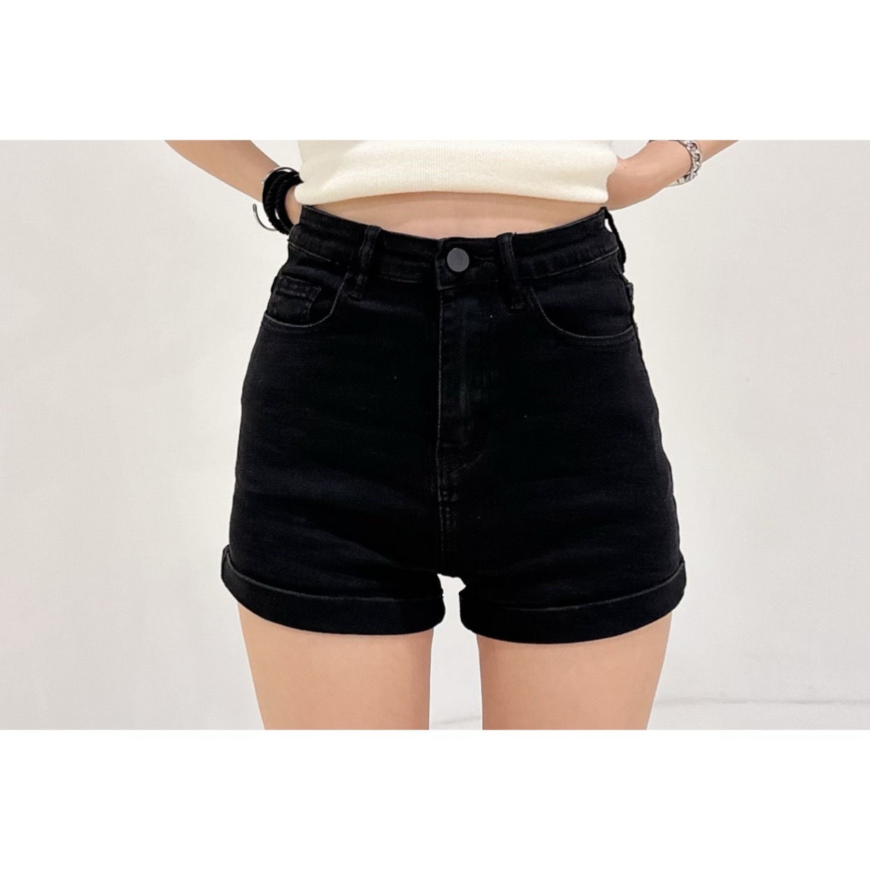 ［預購］🔥03.27春夏新品］💥私訊爆炸款］韓版高腰超彈提臀牛仔短褲（黑色/S-XL）