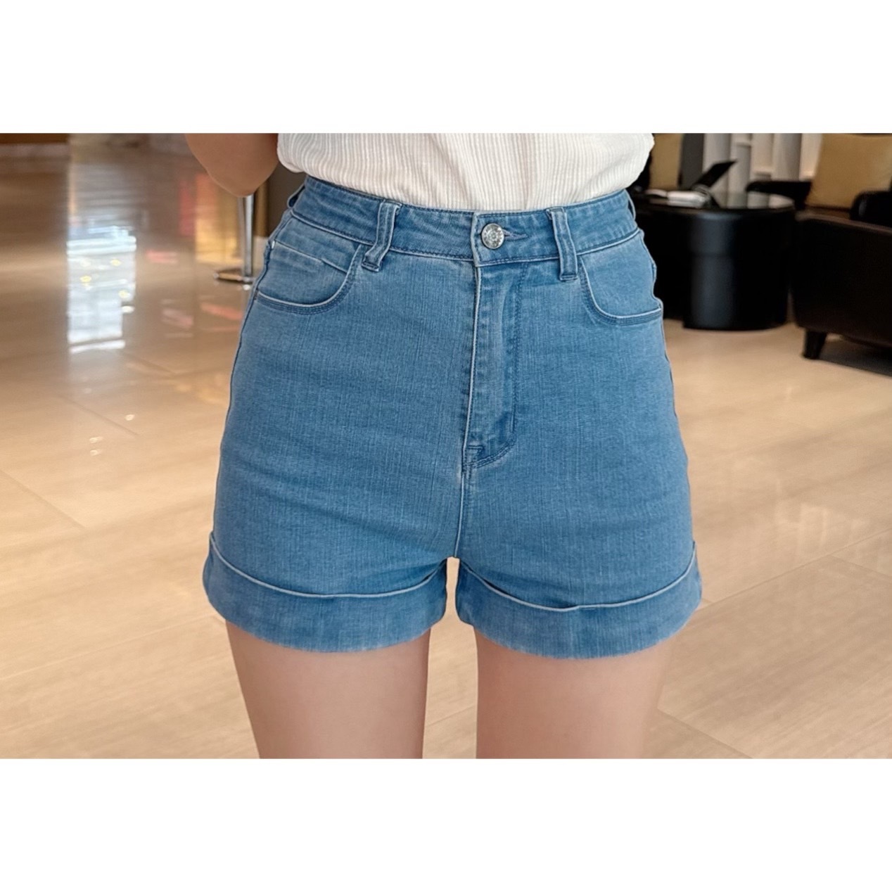 ［預購］🔥03.27春夏新品］💥私訊爆炸款］韓版高腰超彈提臀牛仔短褲（牛仔藍/25-30腰）