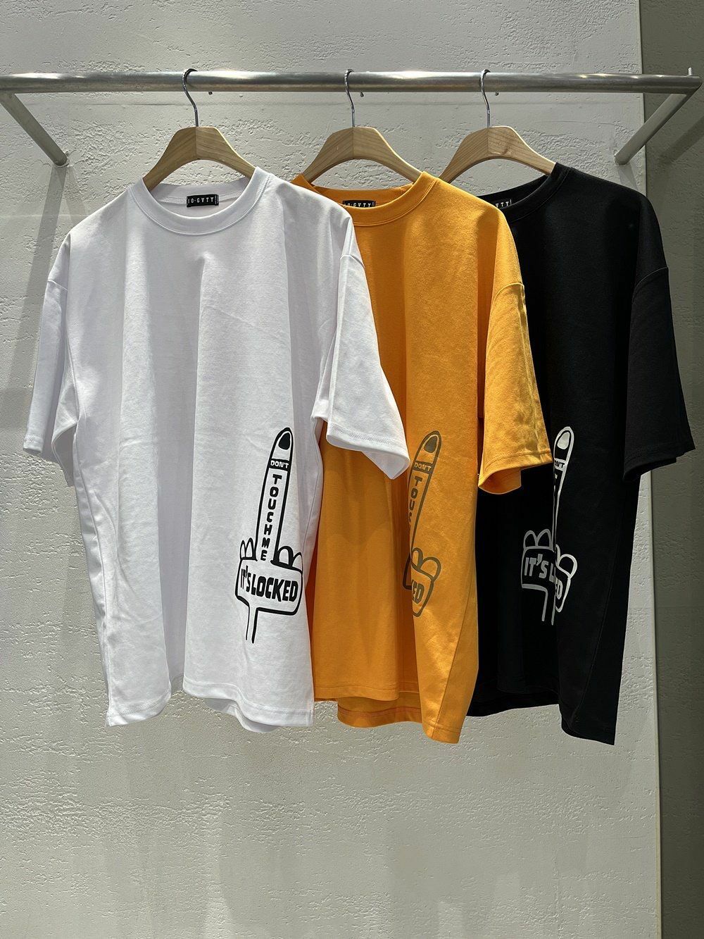 英文字圖案短袖Tee 10.GVTY-0099T