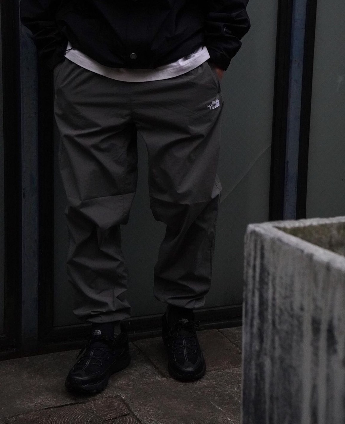 日本 TNF 縮口百搭長褲