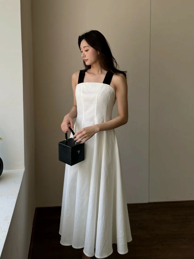 白雪公主黑色寬肩帶收腰傘擺長洋裝 (Elegant & Love)