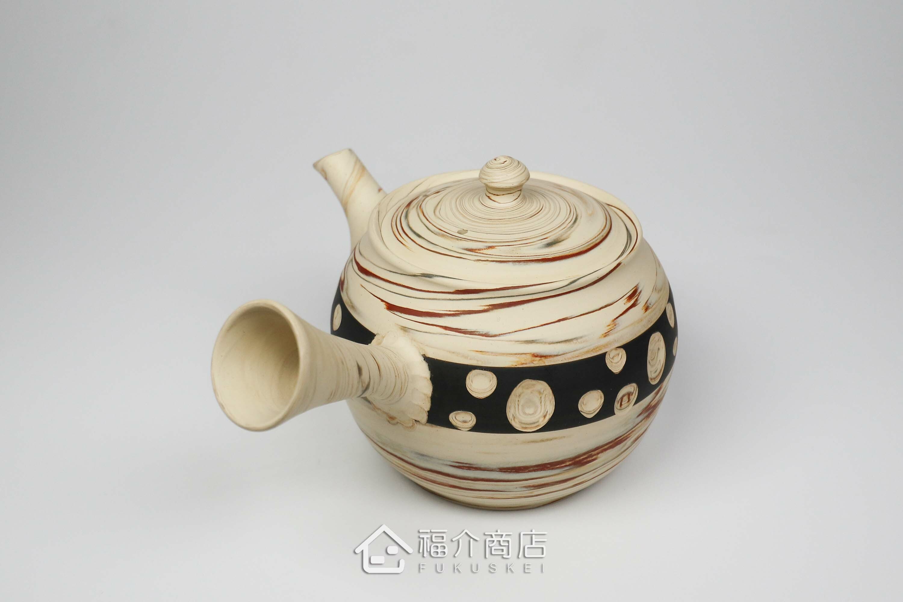 泡茶用的日本陶瓷茶壺