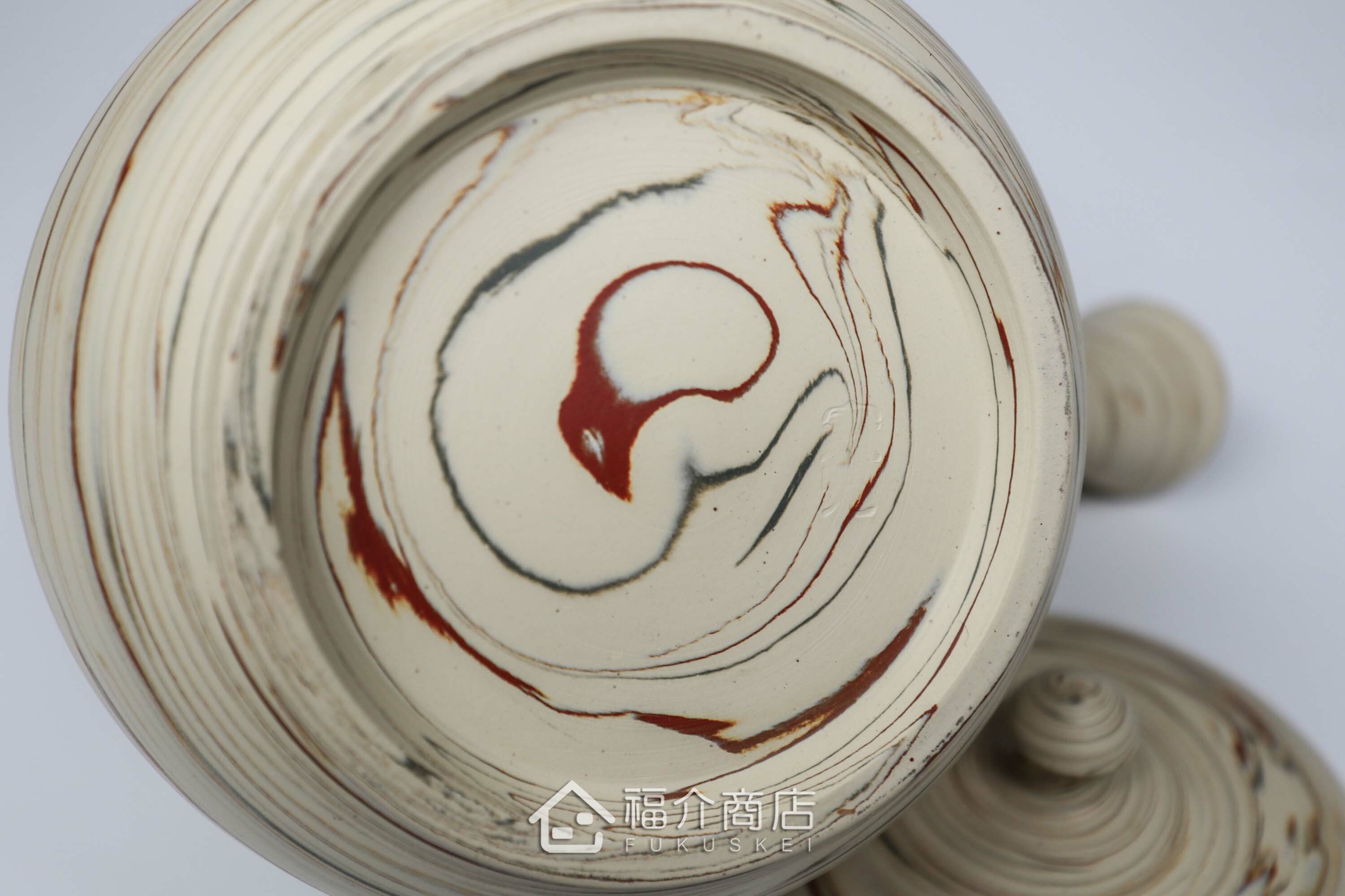 泡茶用的日本陶瓷茶壺