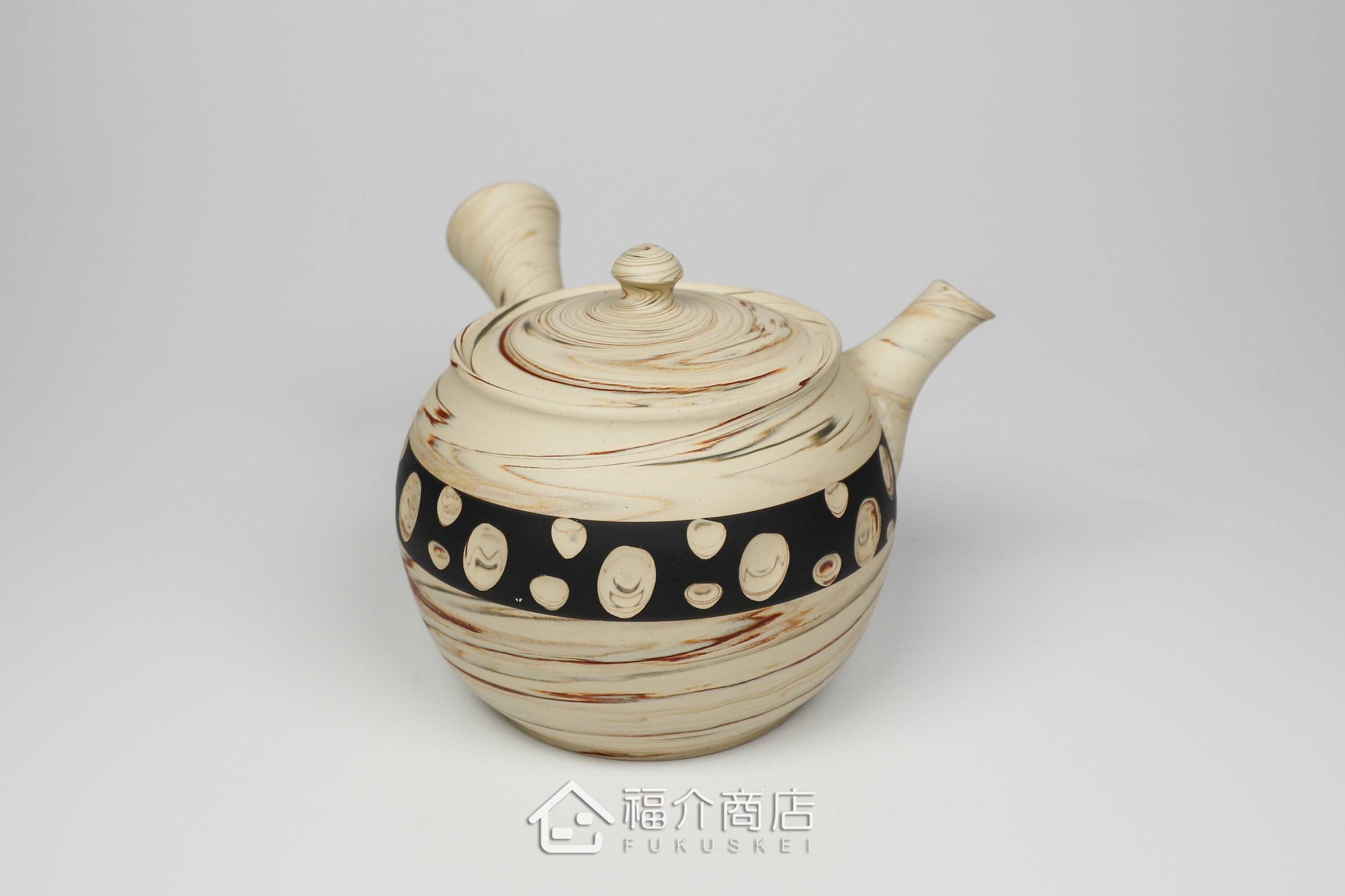 泡茶用的日本陶瓷茶壺