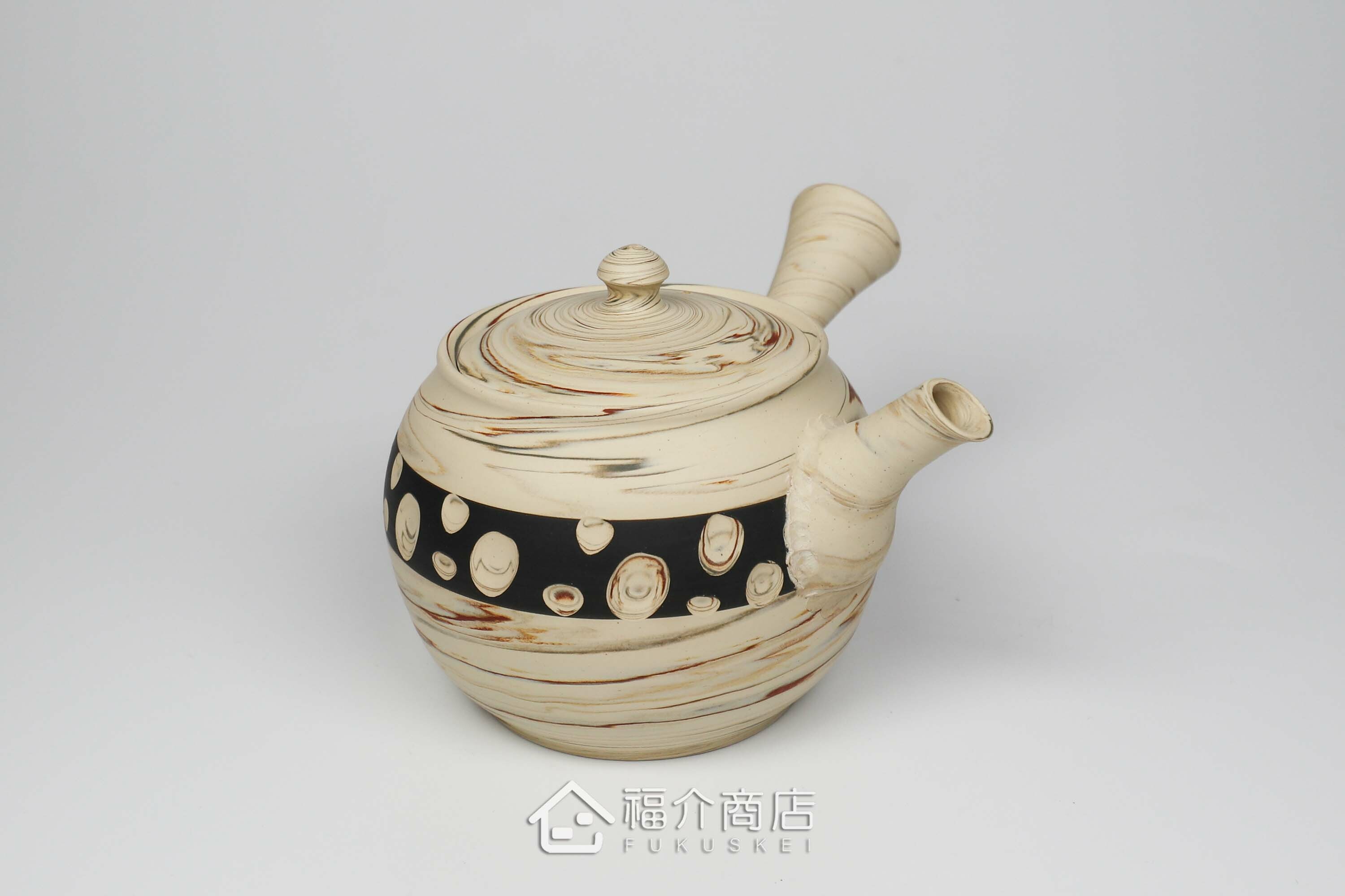 泡茶用的日本陶瓷茶壺