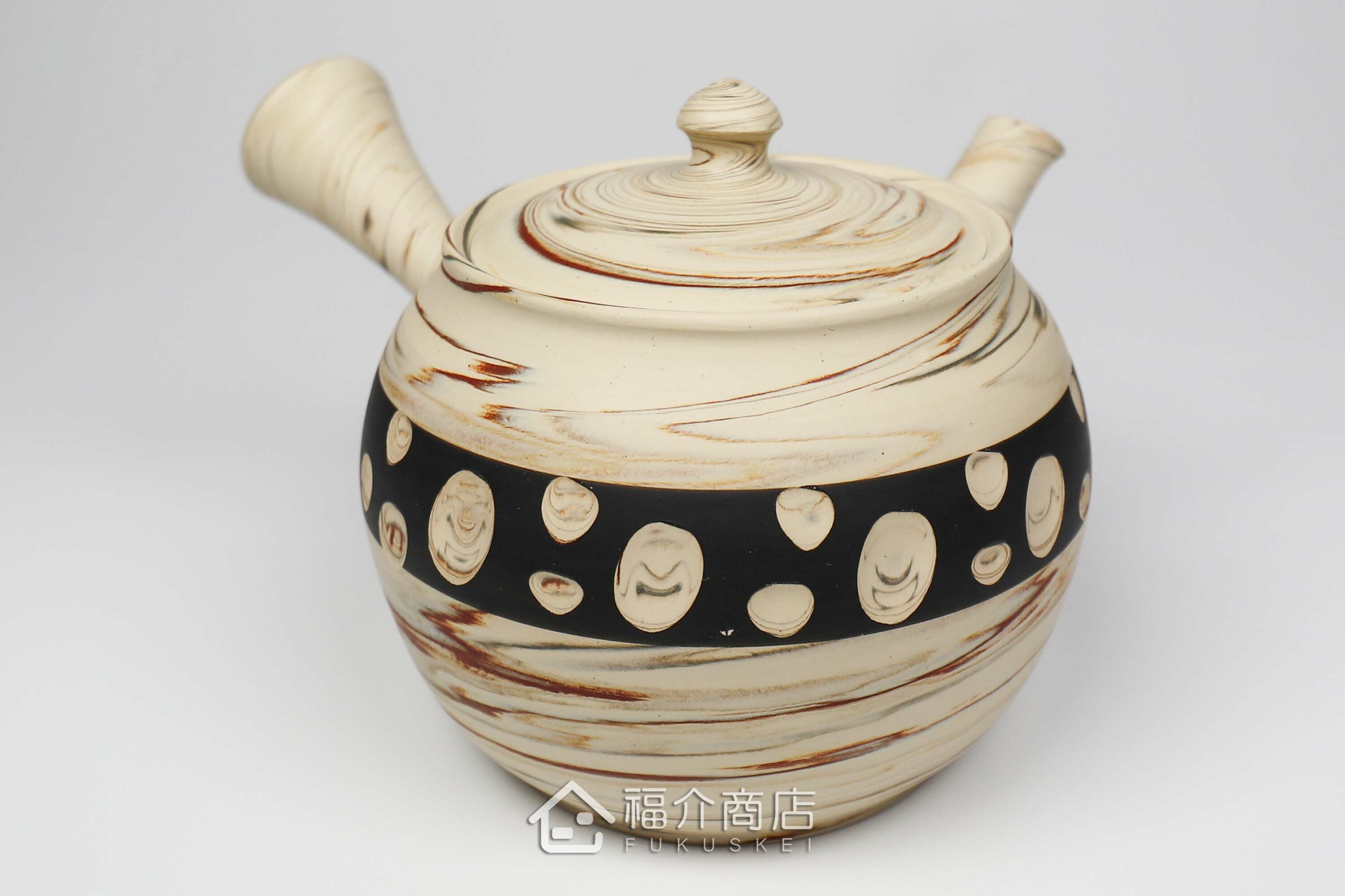 泡茶用的日本陶瓷茶壺