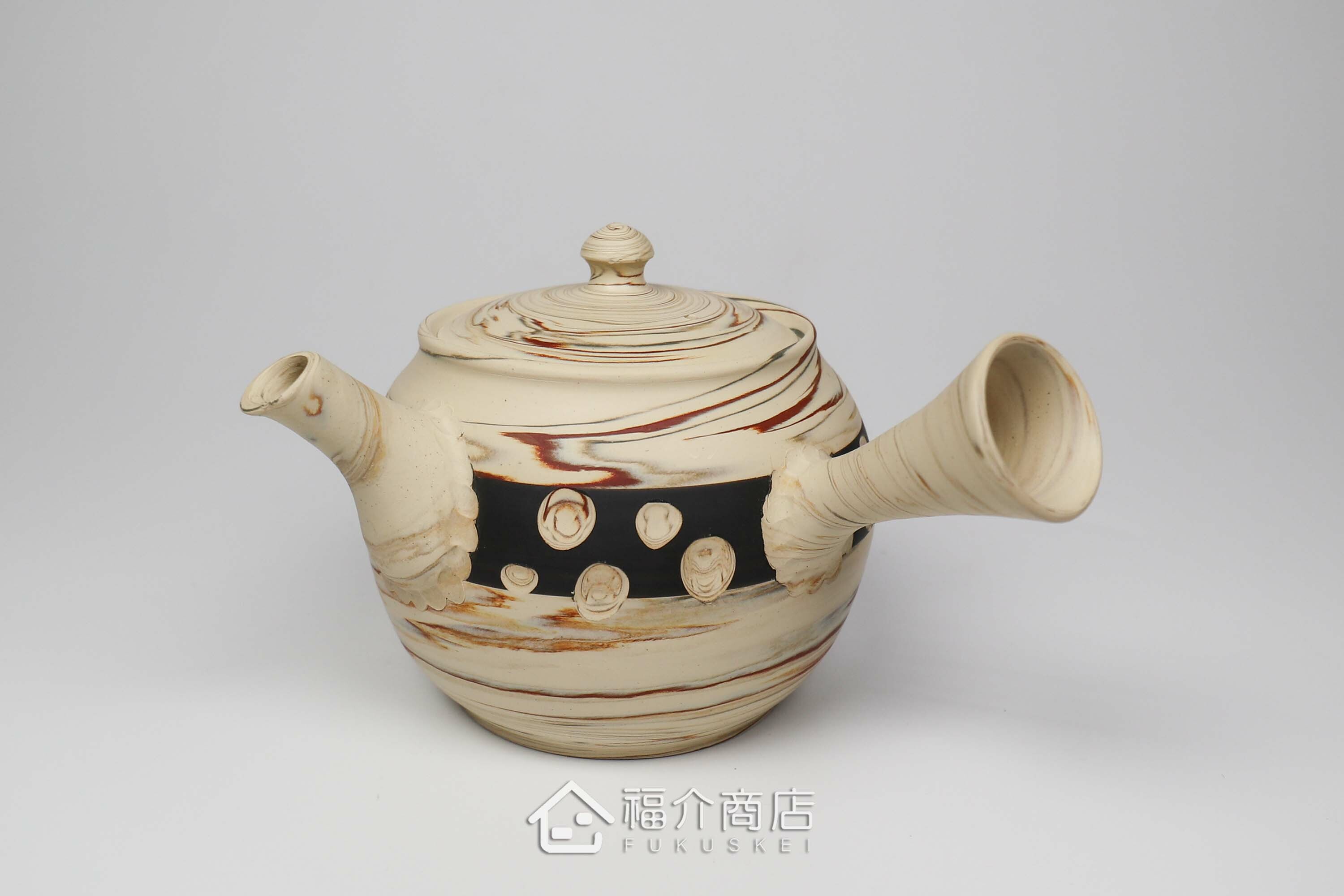 泡茶用的日本陶瓷茶壺