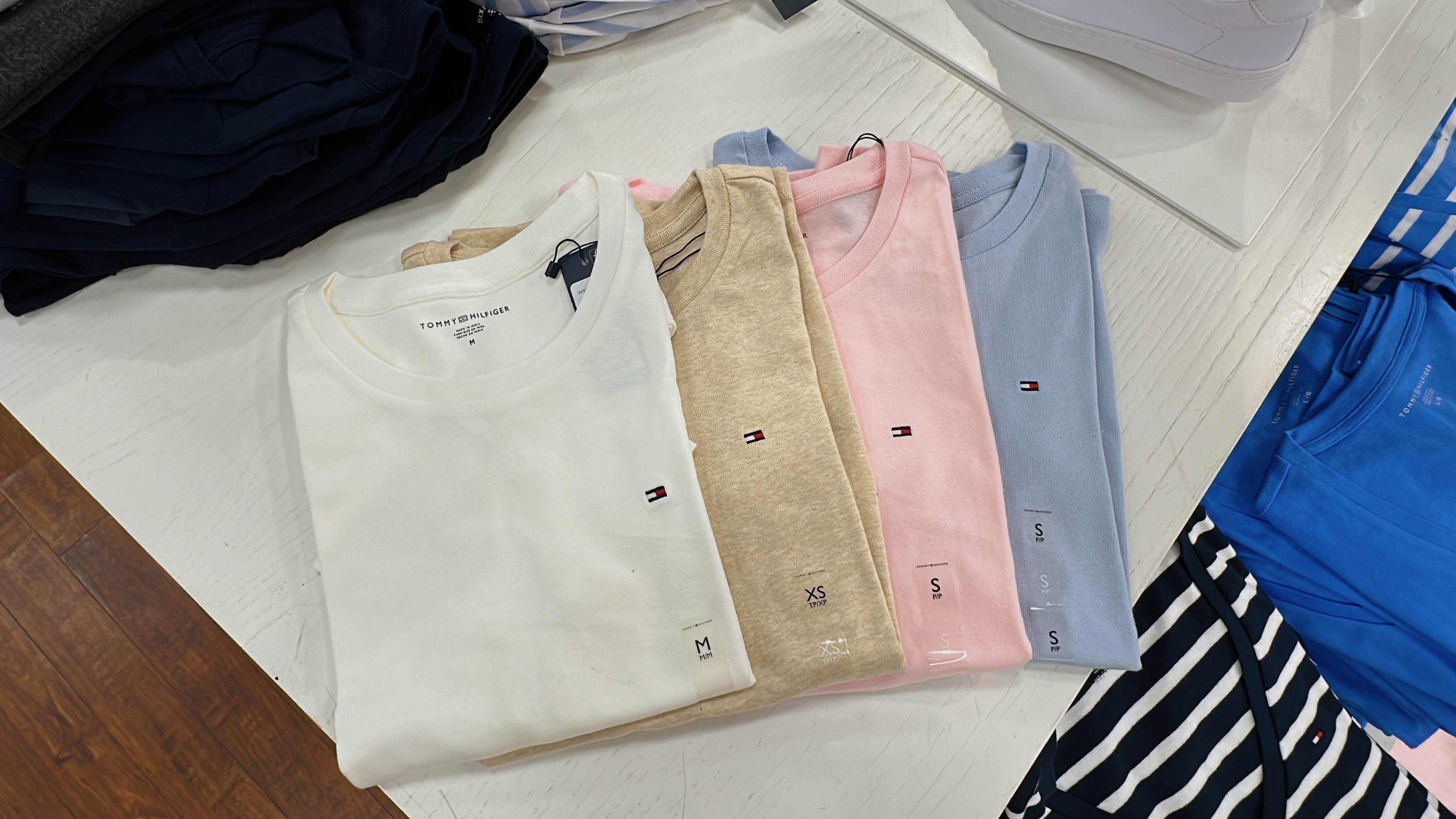 Tommy Hilfiger women crewneck small flag logo tee