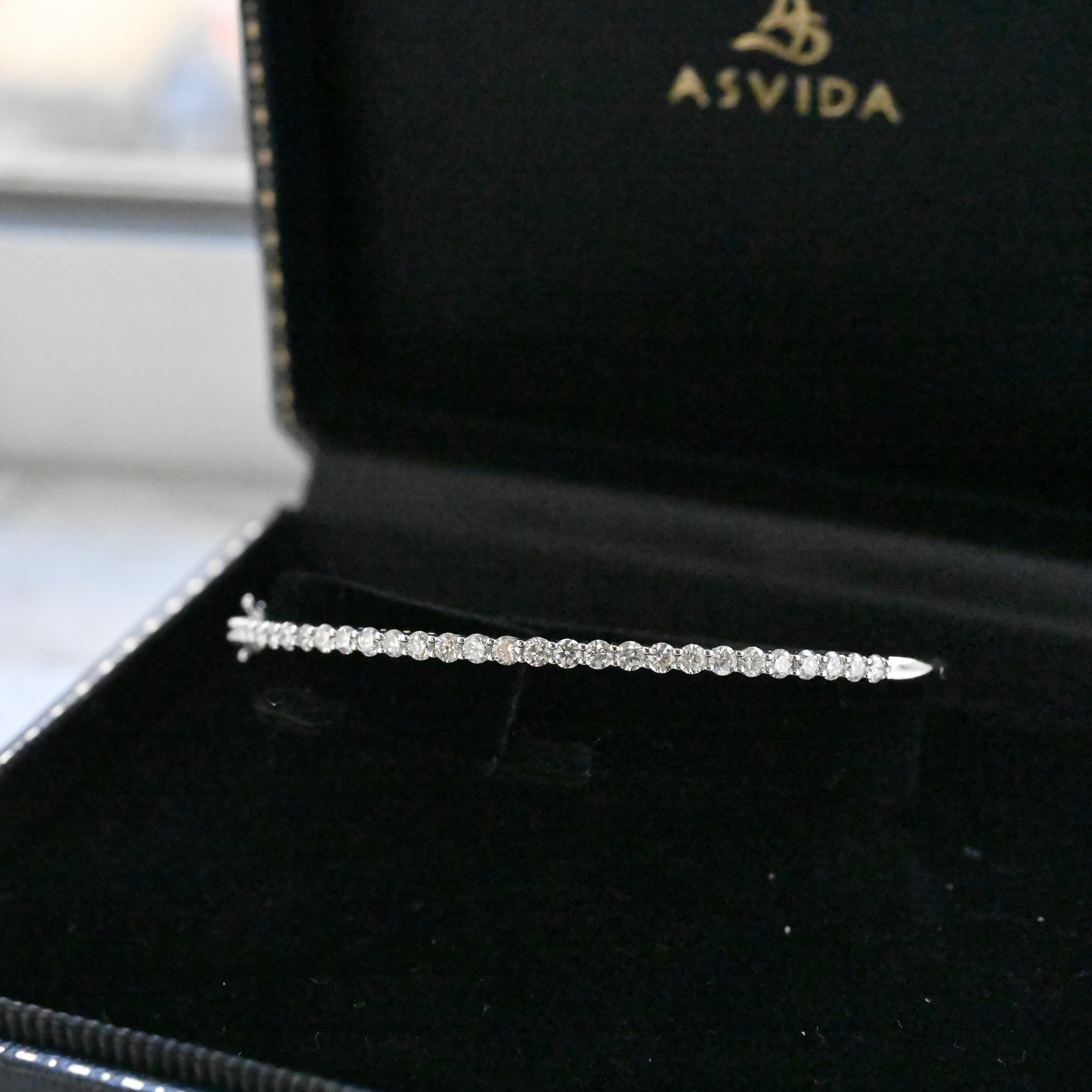 18K 2mm Diamond Bangle