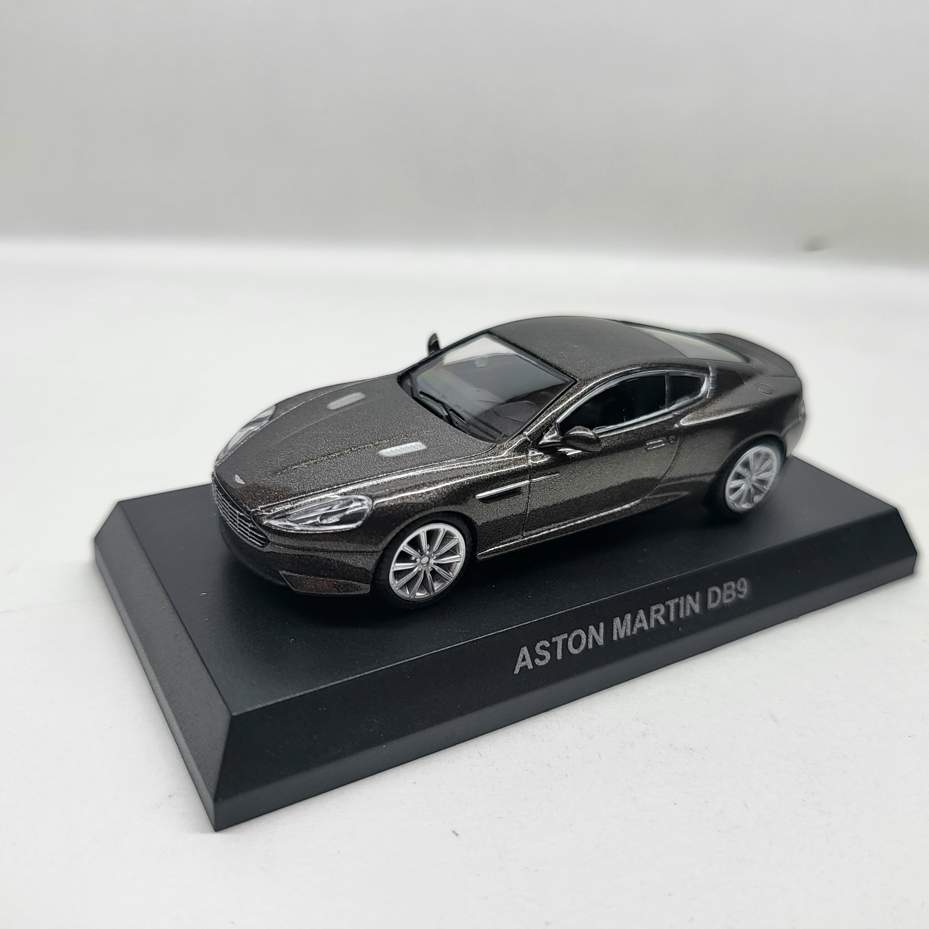 Kyosho 1:64 Aston Martin DB9 Grey