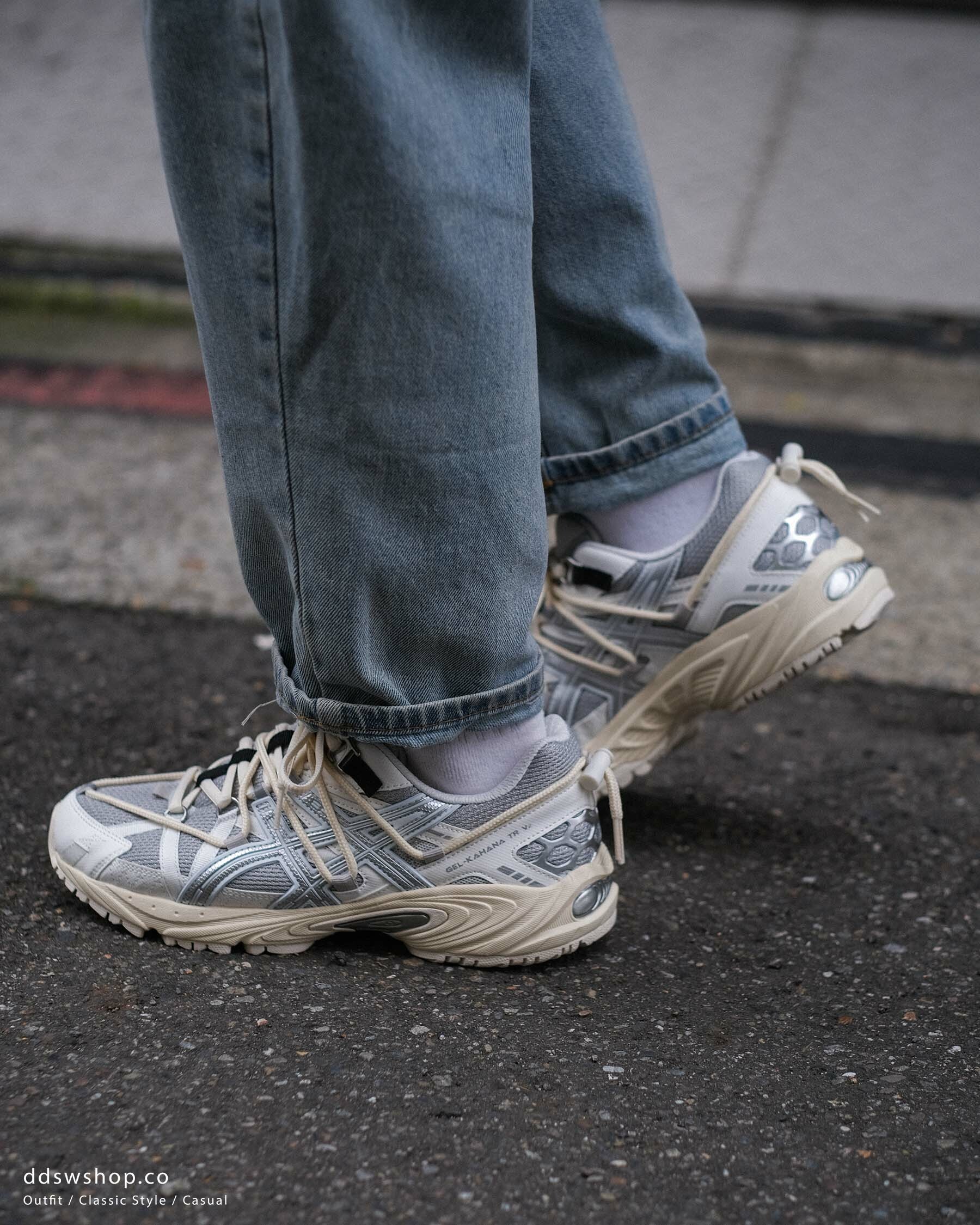 ASICS Gel-Kahana TR V2 龍年 沙粒白