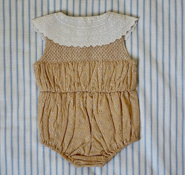 BONJOUR DIARY 刺繡領包屁衣 BABY ROMPER Ecru organic voile collar