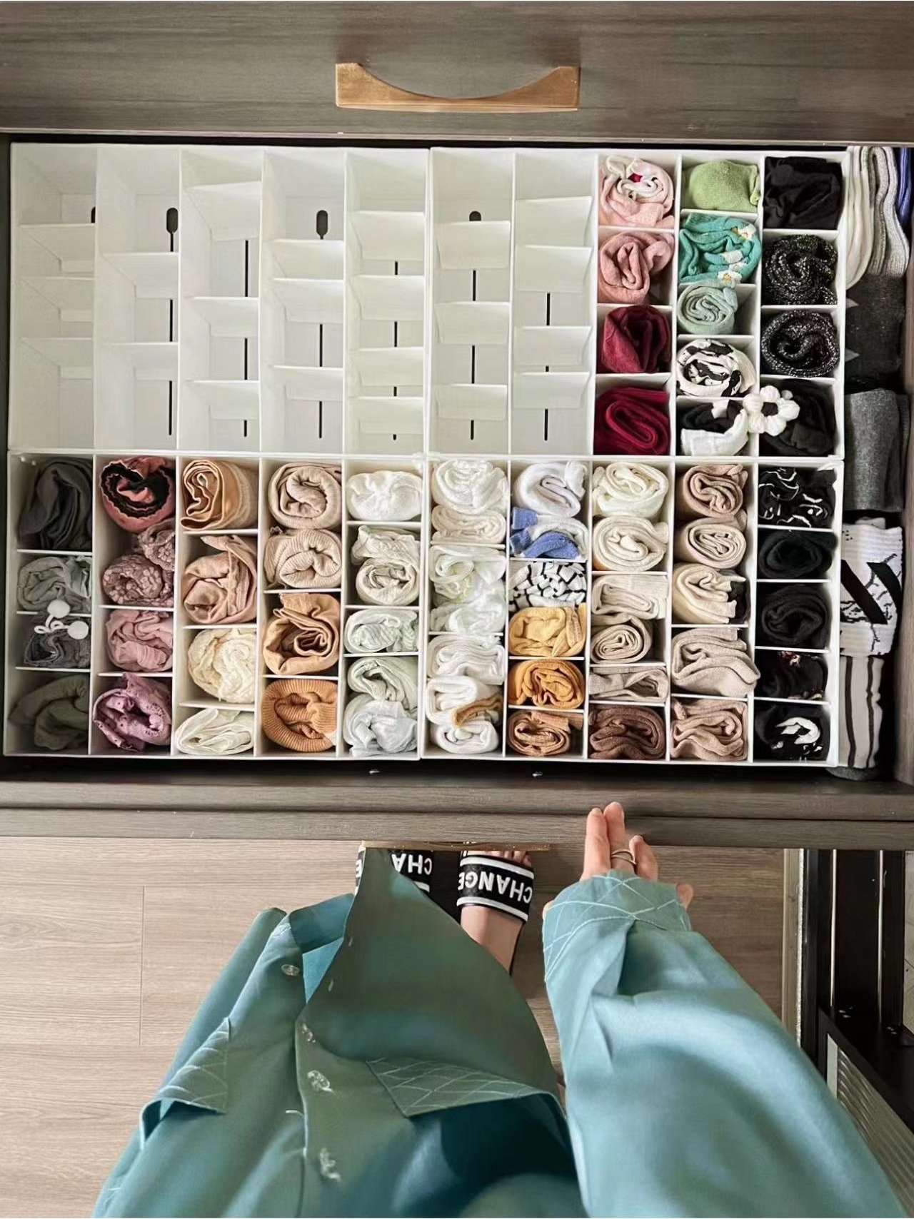 可調節式襪子內褲收納盒