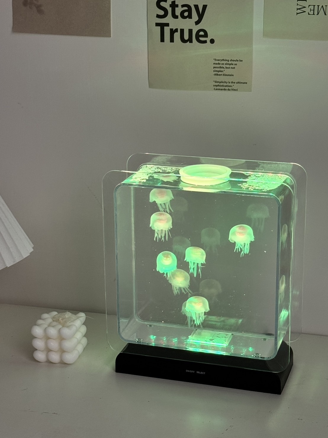 <家居擺設> 仿生水母 展示水族箱 氛圍燈 LED自動變燈 發光水族箱