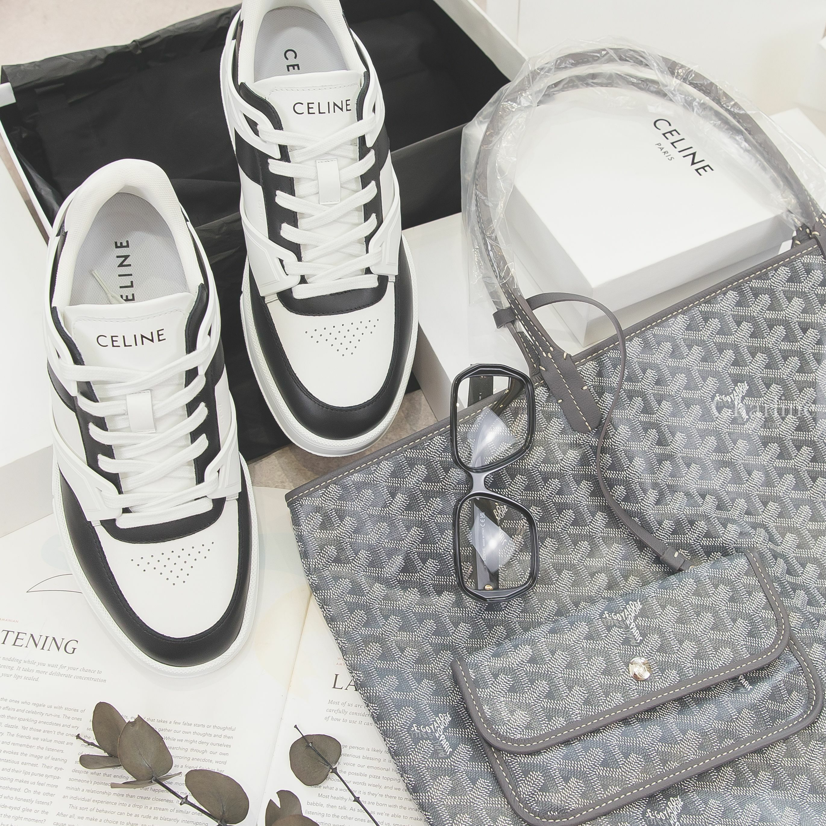 Celine CR-07 光學白黑底白字後跟拼黑色小牛皮低筒運動鞋,Goyard Saint Louis Gm Bag 灰色灰提把大型無拉鍊托特包,Loewe Glasses 黑色方框側邊金色平光眼鏡-Charline Boutique 精品代購