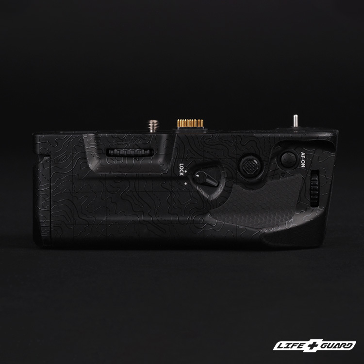 OM SYSTEM HLD-10 質感貼膜，LIFE+GUARD 設計風格