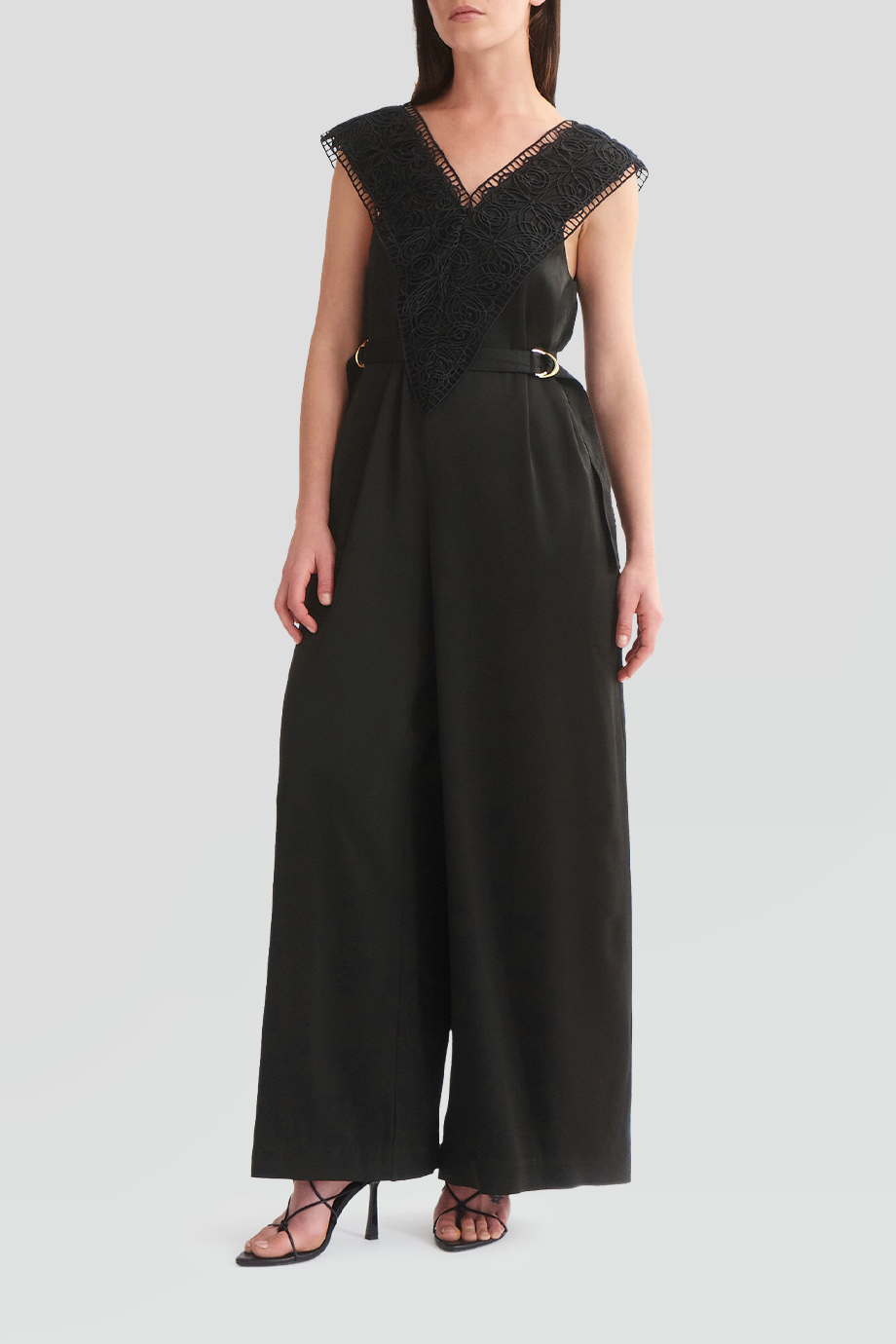 Aje｜SPIRIT V領蕾絲鑲邊腰帶連身褲